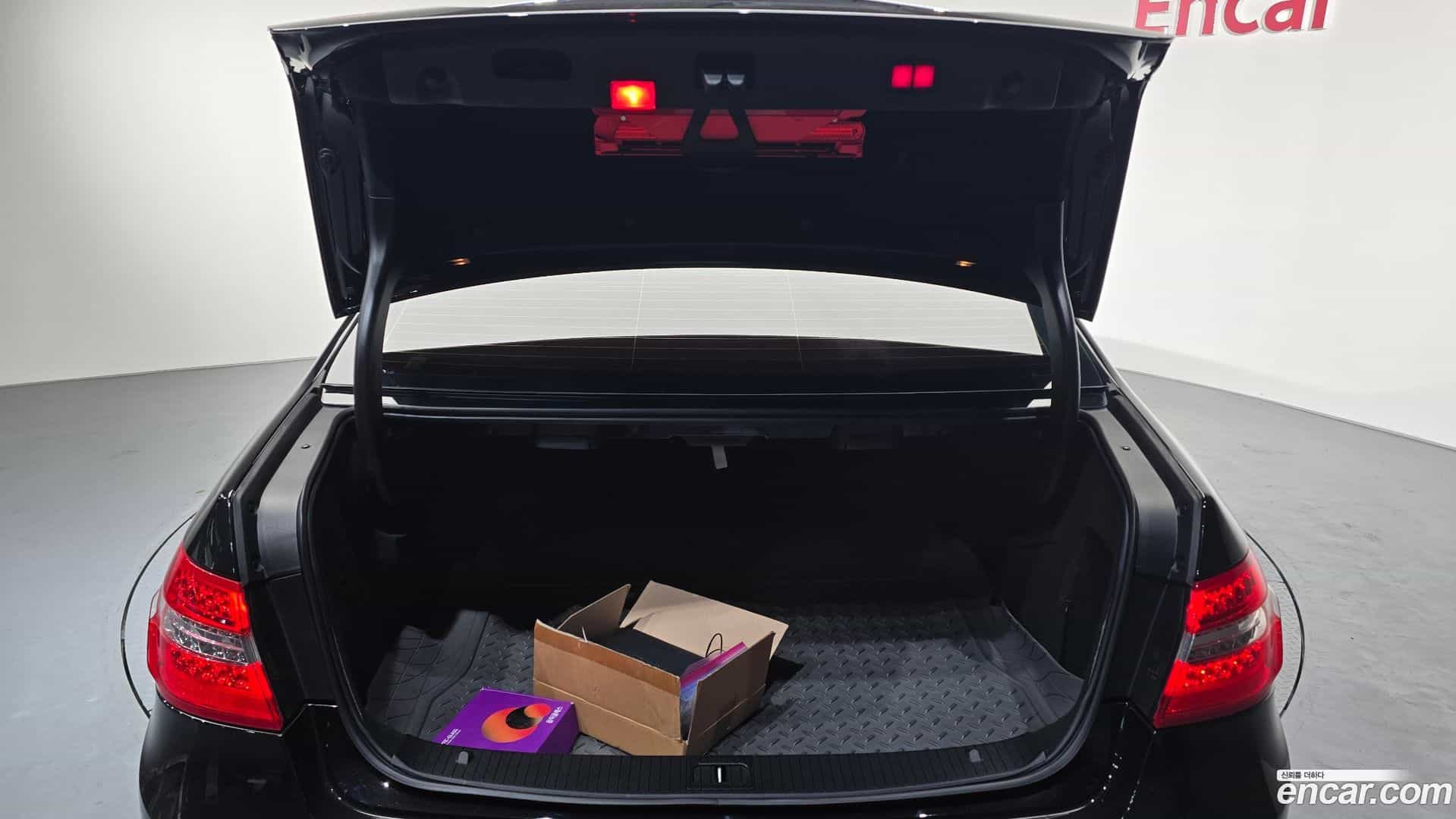 E-Class Mercedes-Benz 2009.11-OPTION-024