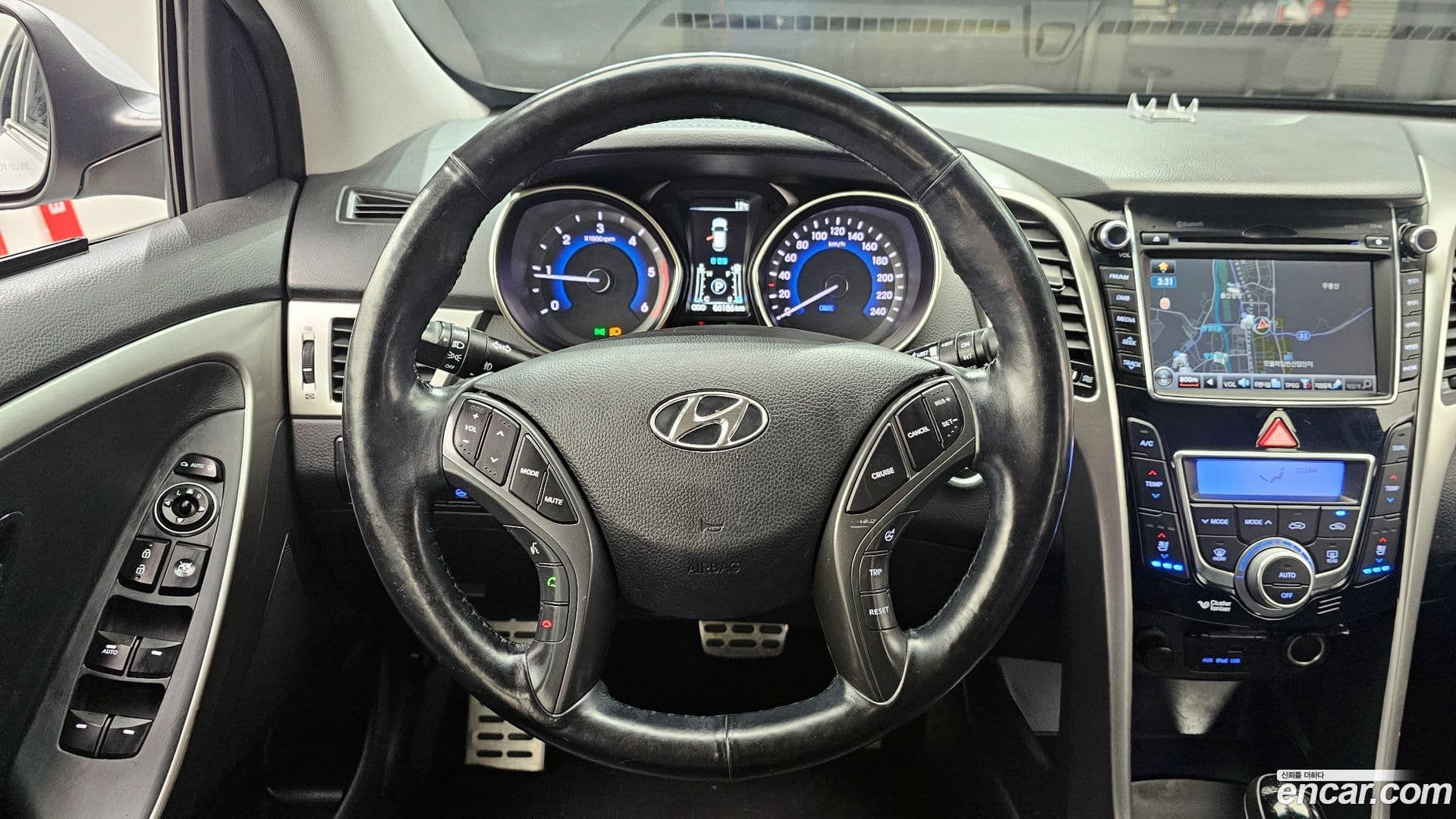 Main__Slider__Photo:i30 Hyundai 2013.4-13