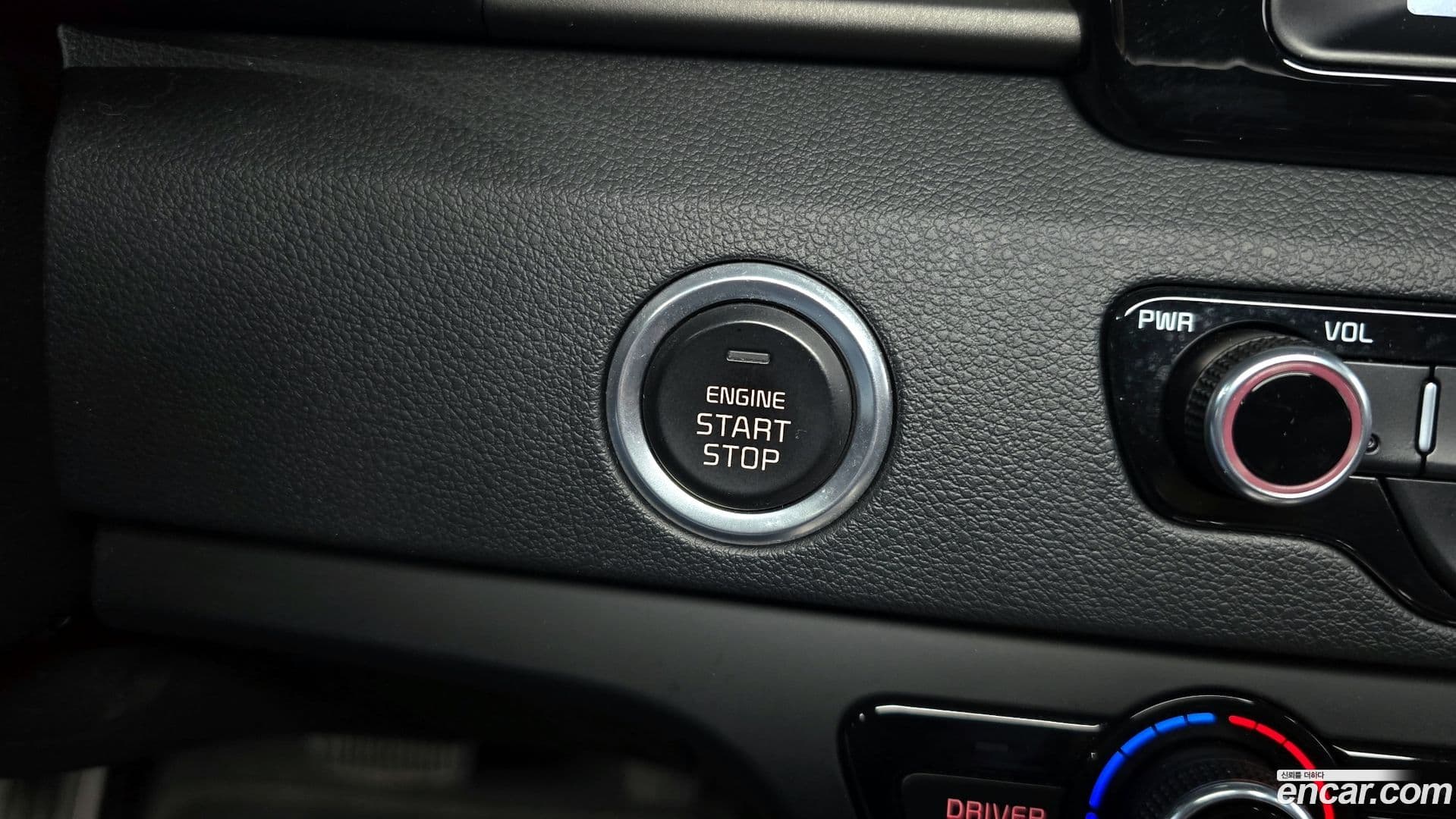 Main__Slider__Photo:Niro Kia 2017.8-18