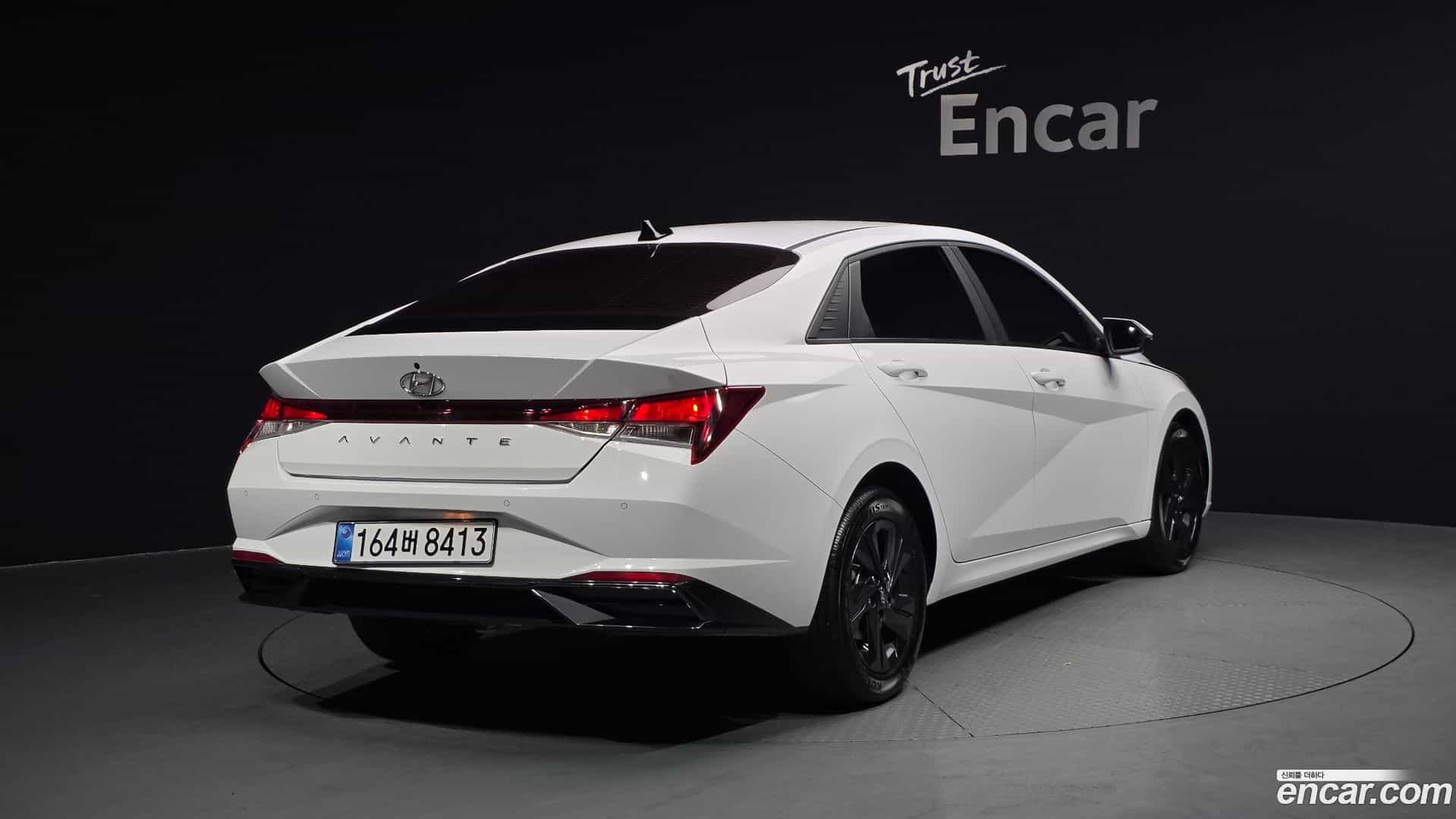 AVANTE Hyundai 2022.9-OUTER-002