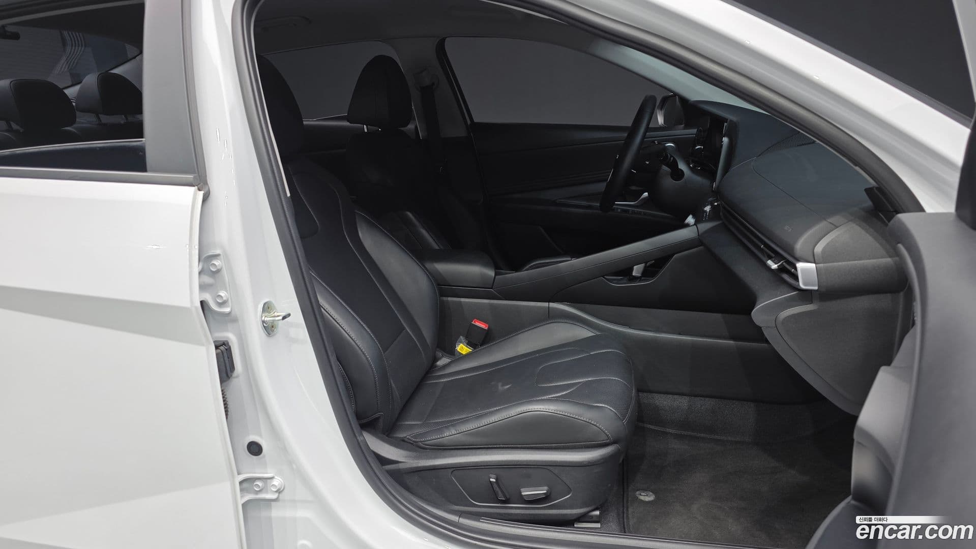 Main__Slider__Photo:AVANTE Hyundai 2022.9-10