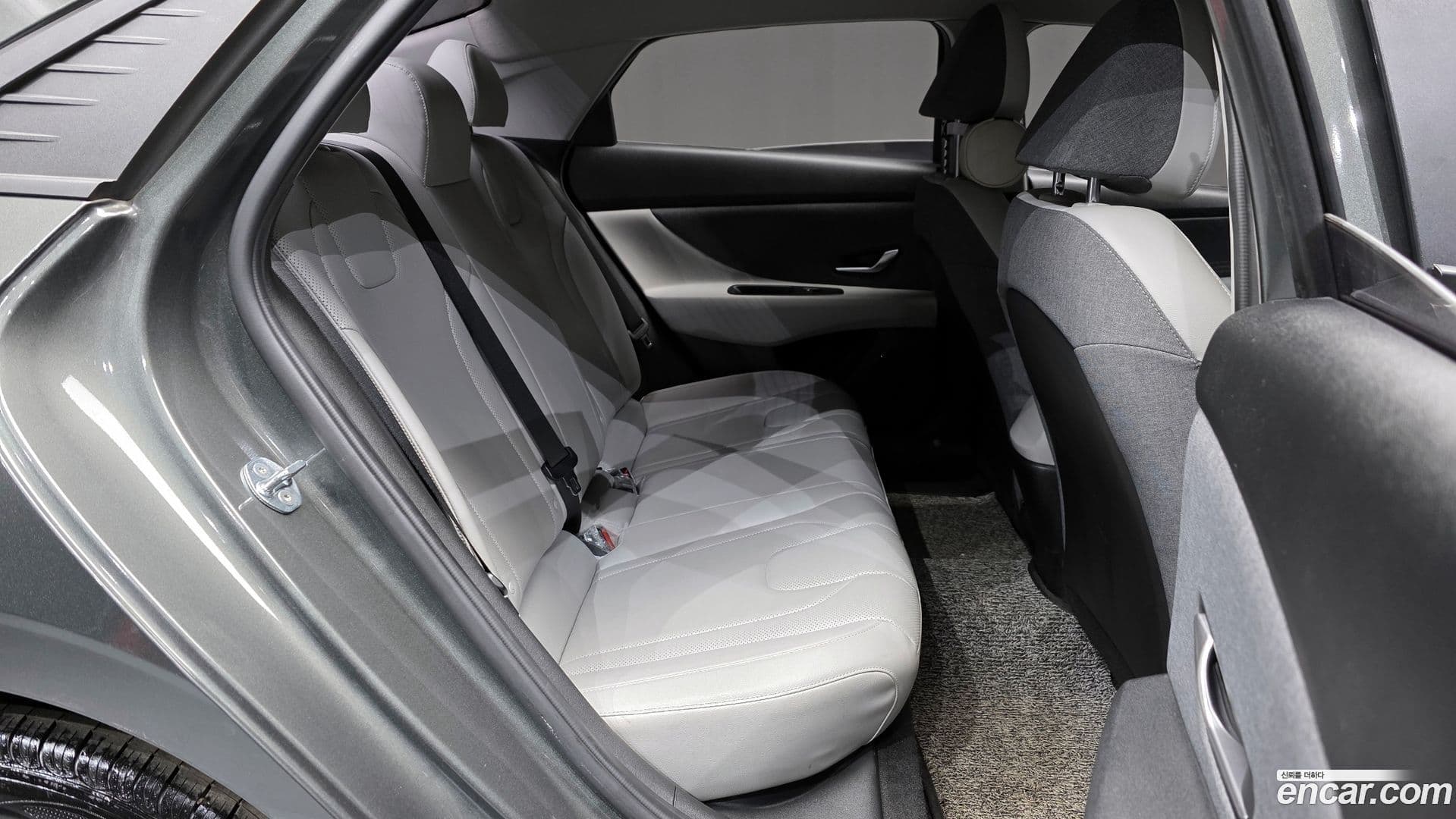 Main__Slider__Photo:AVANTE Hyundai 2021.1-11