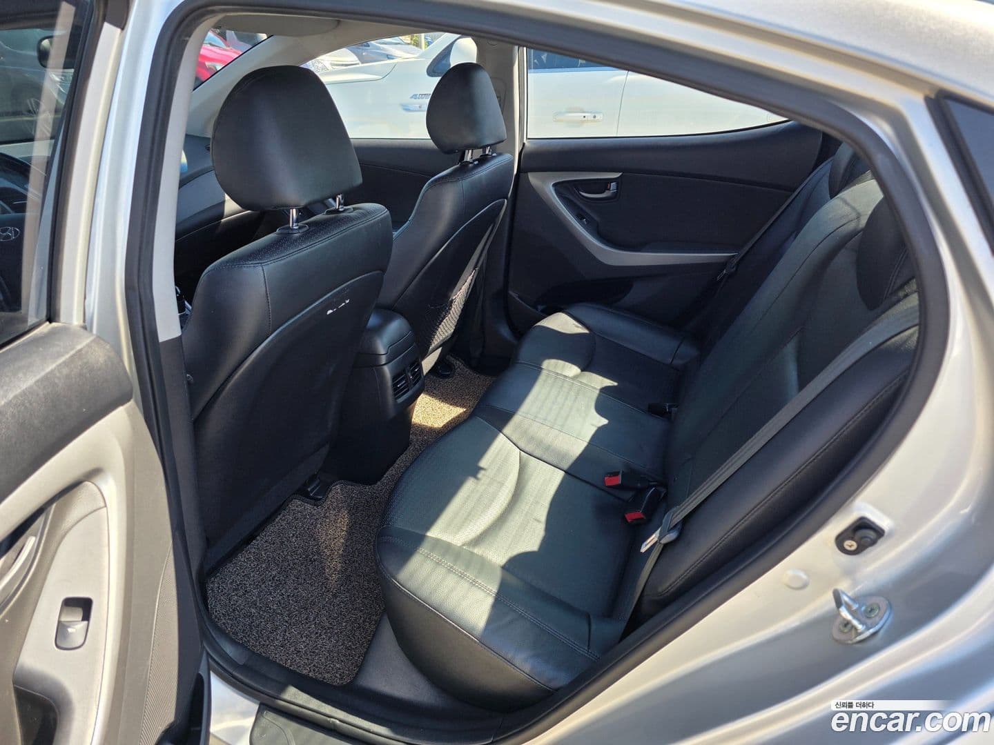 Main__Slider__Photo:AVANTE Hyundai 2013.10-7