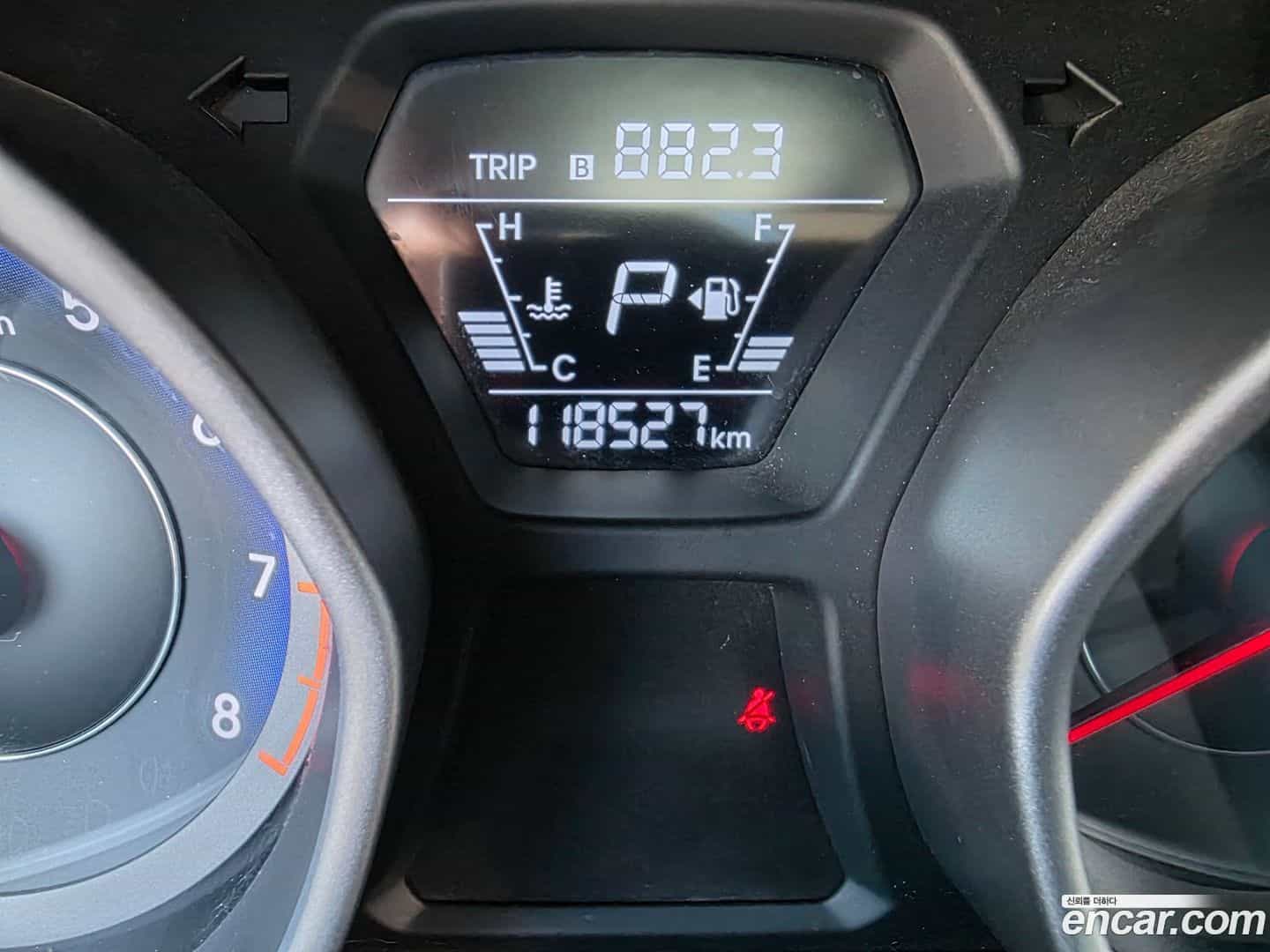 AVANTE Hyundai 2013.10-OPTION-020