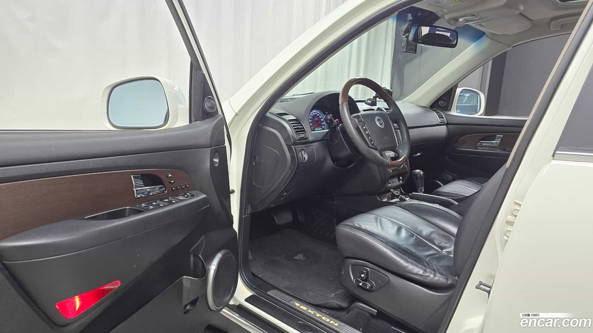 Rexton KG_Mobility_Ssangyong 2013.2-INNER-010