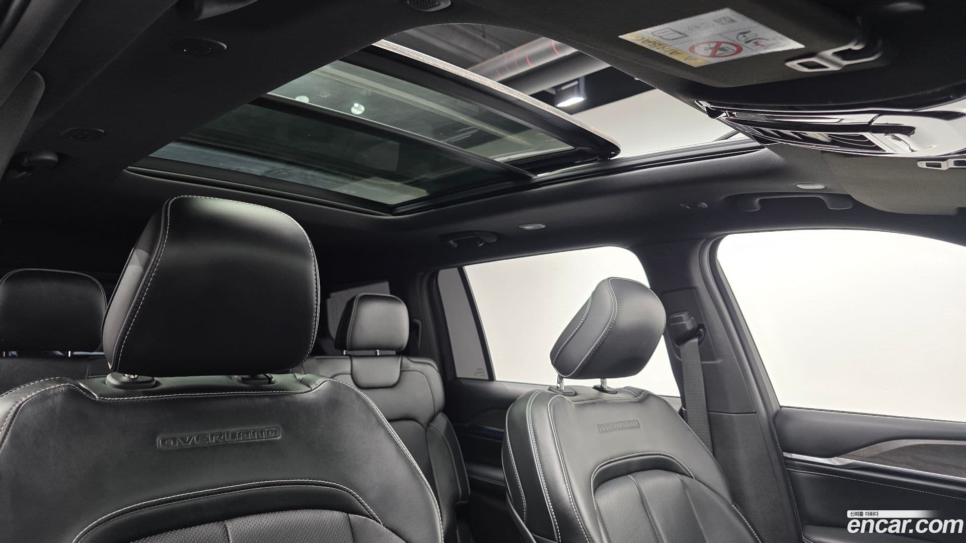 Main__Slider__Photo:Cherokee Jeep 2021.11-16