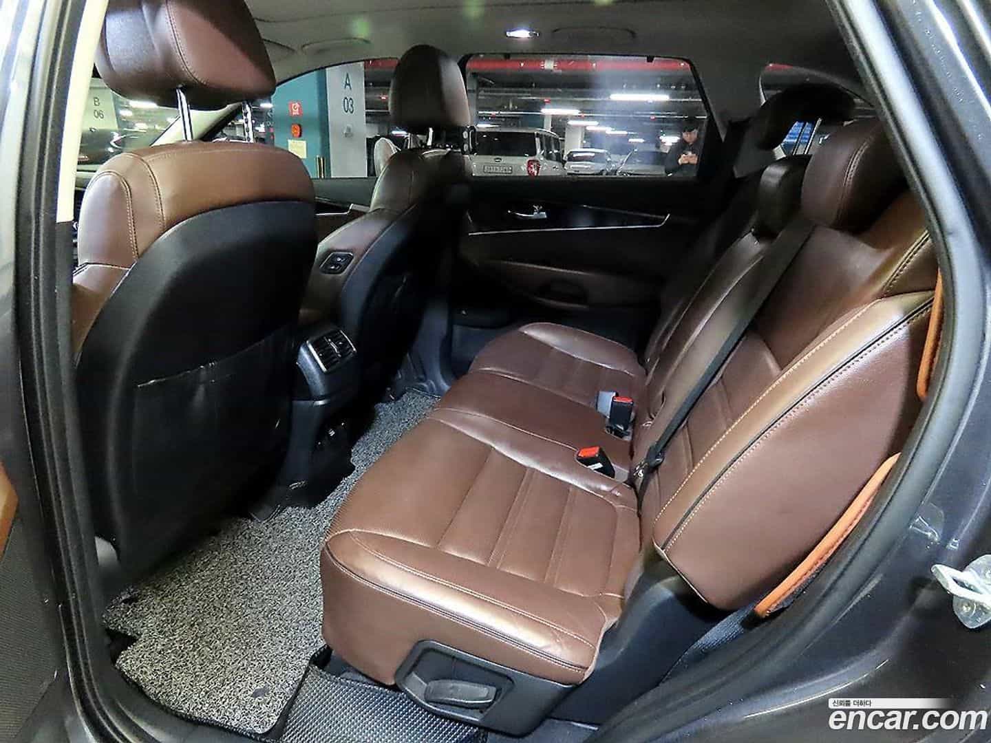 Sorento Kia 2015.7-INNER-008