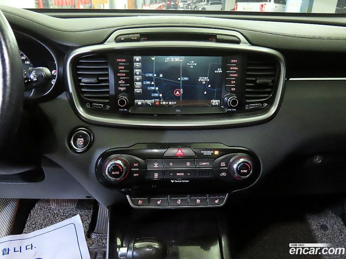 Main__Slider__Photo:Sorento Kia 2015.7-10