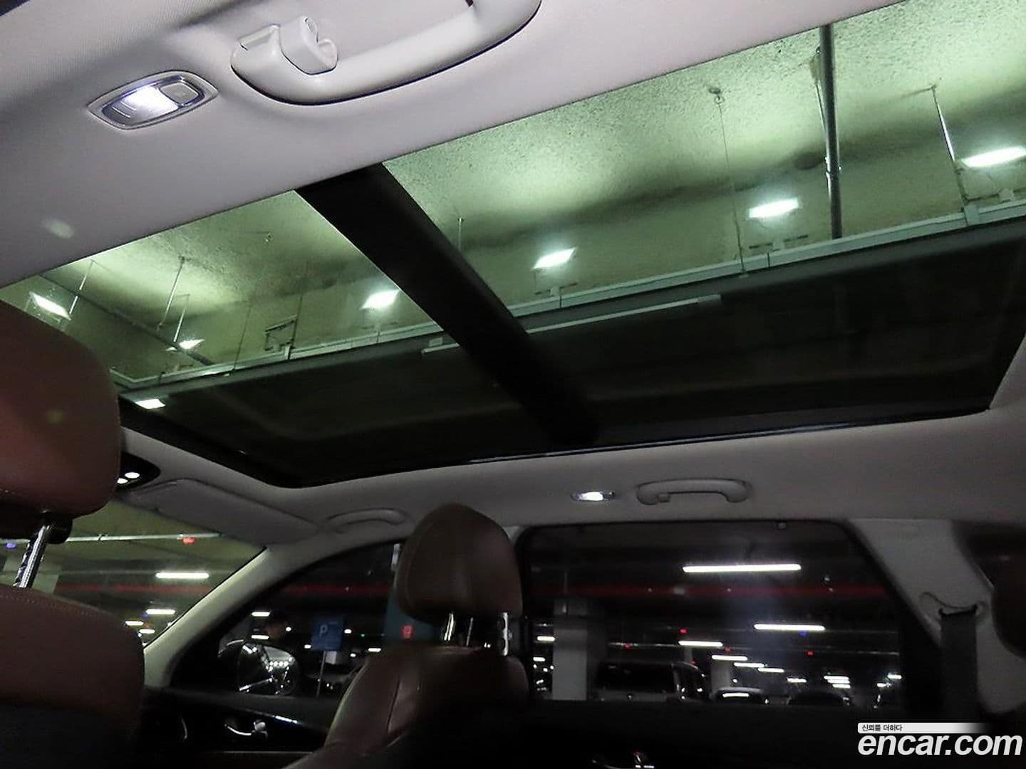 Main__Slider__Photo:Sorento Kia 2015.7-15