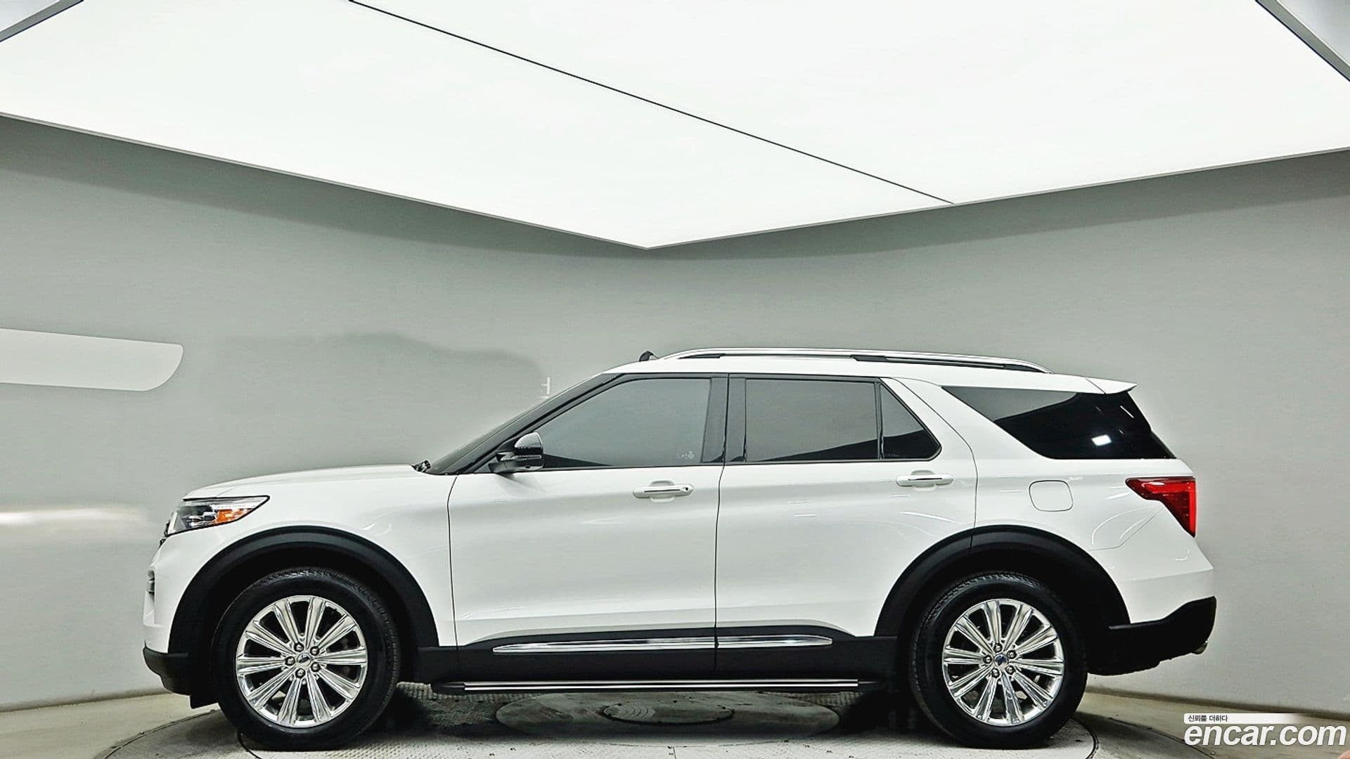 Main__Slider__Photo:Explorer Ford 2020.11-2