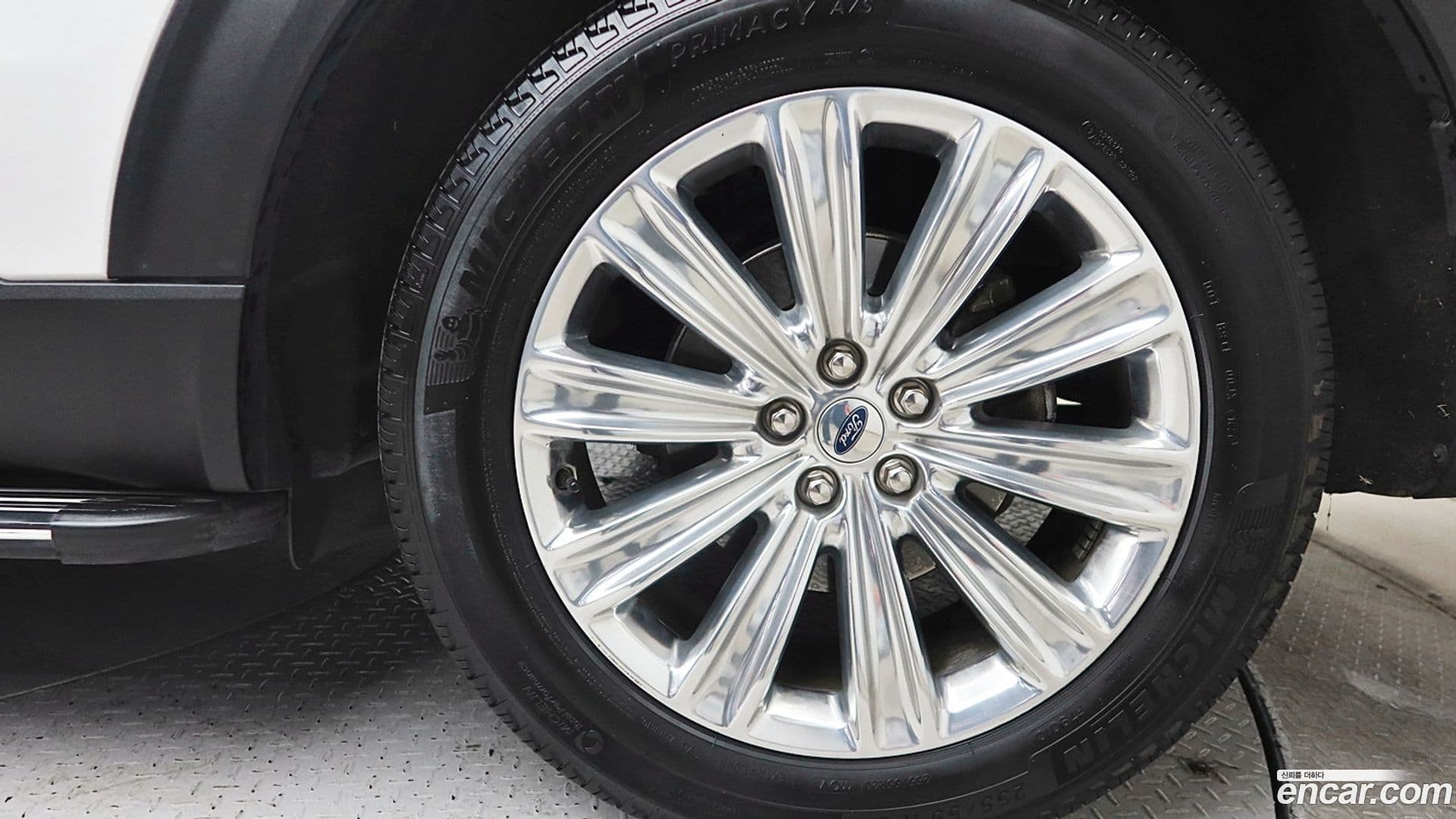 Main__Slider__Photo:Explorer Ford 2020.11-5