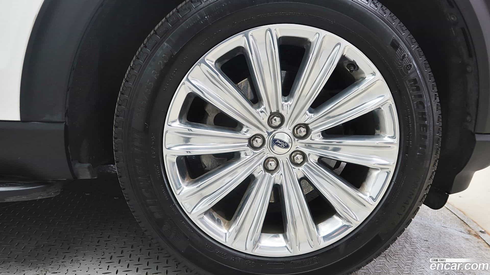 Explorer Ford 2020.11-INNER-007