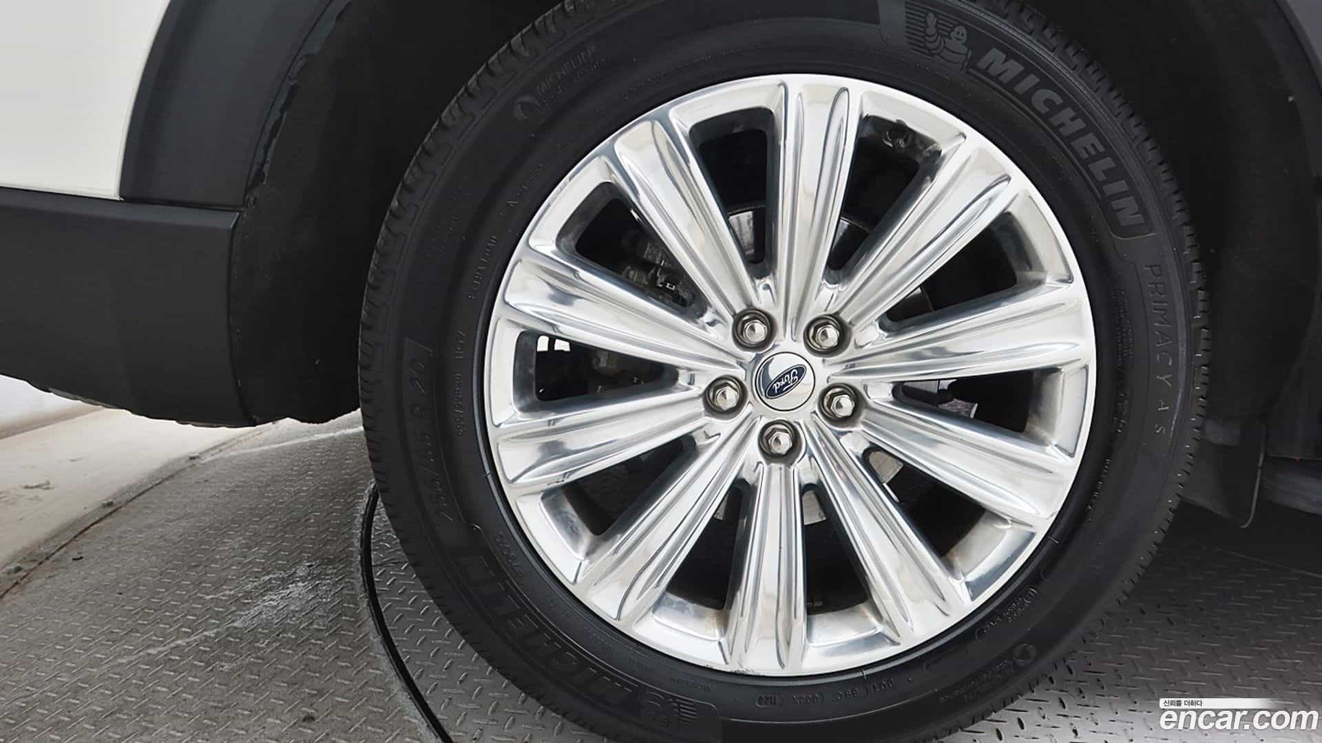 Explorer Ford 2020.11-INNER-008