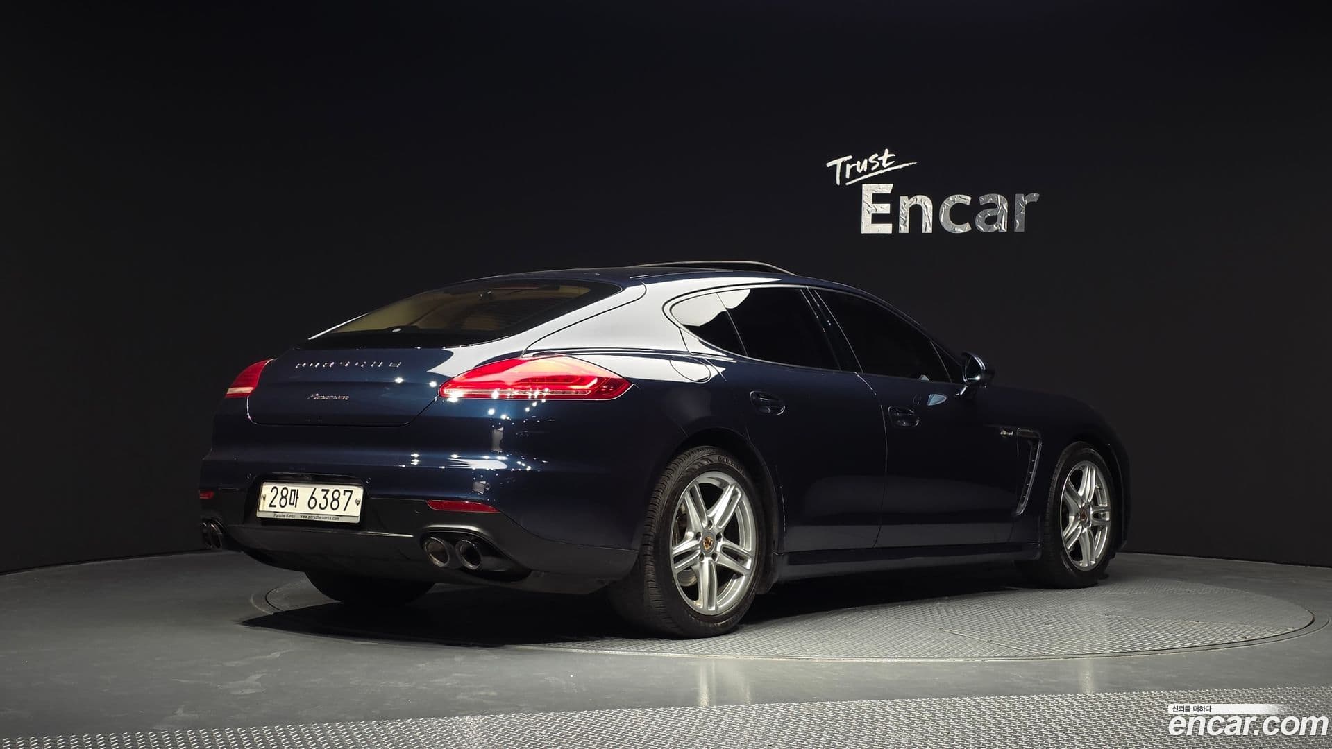 Main__Slider__Photo:Panamera Porsche 2013.11-1