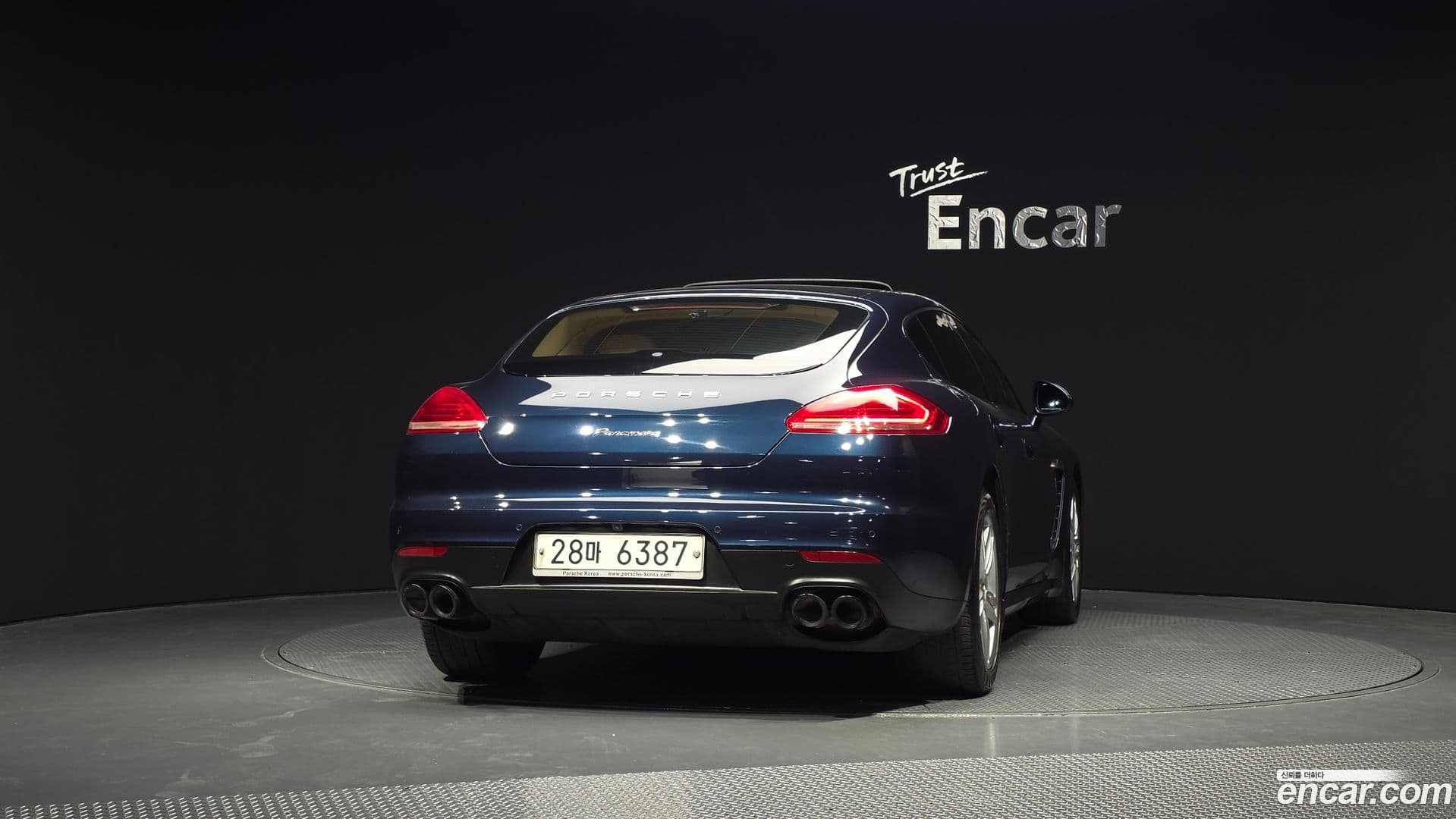 Main__Slider__Photo:Panamera Porsche 2013.11-3