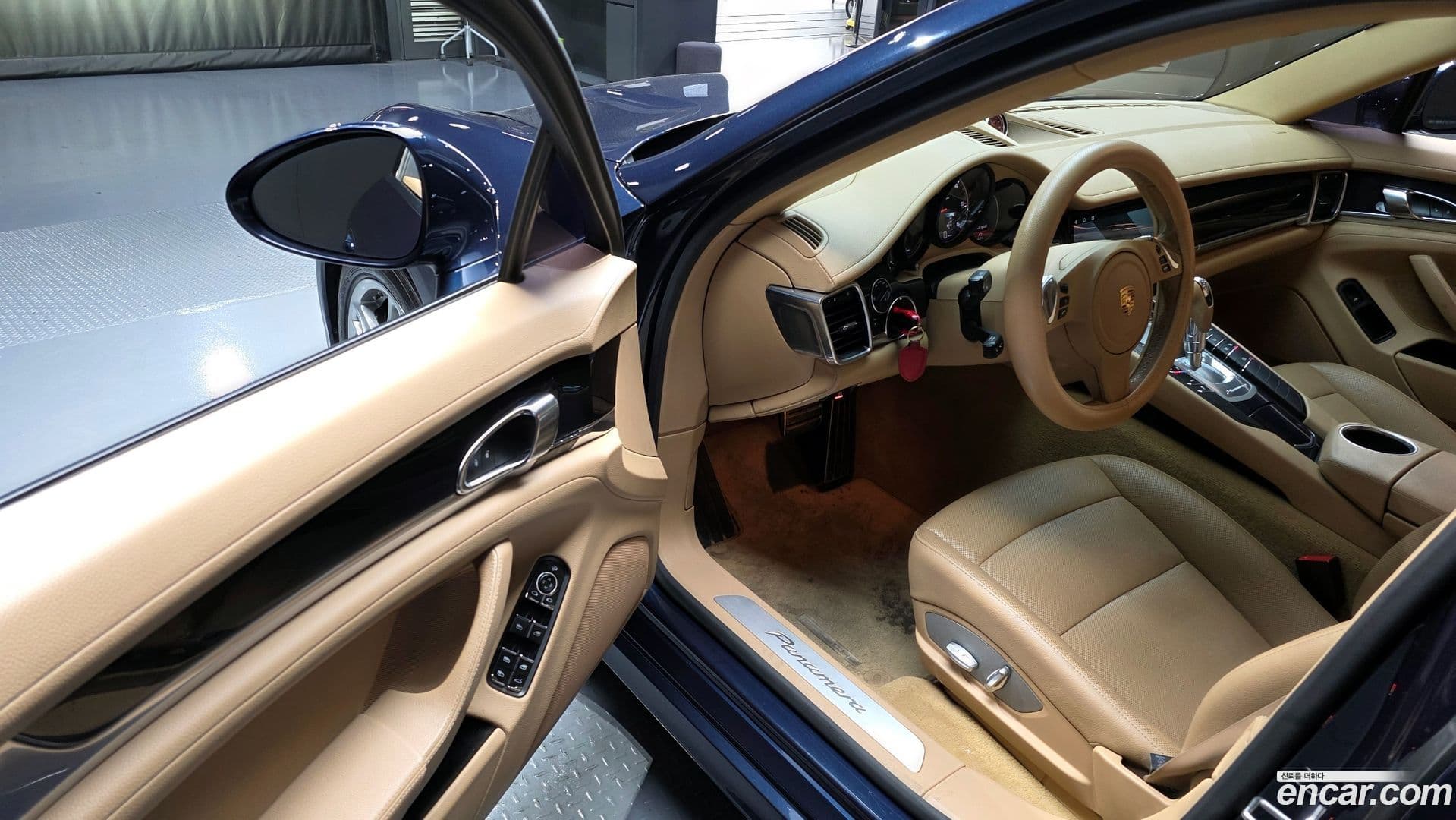 Main__Slider__Photo:Panamera Porsche 2013.11-10