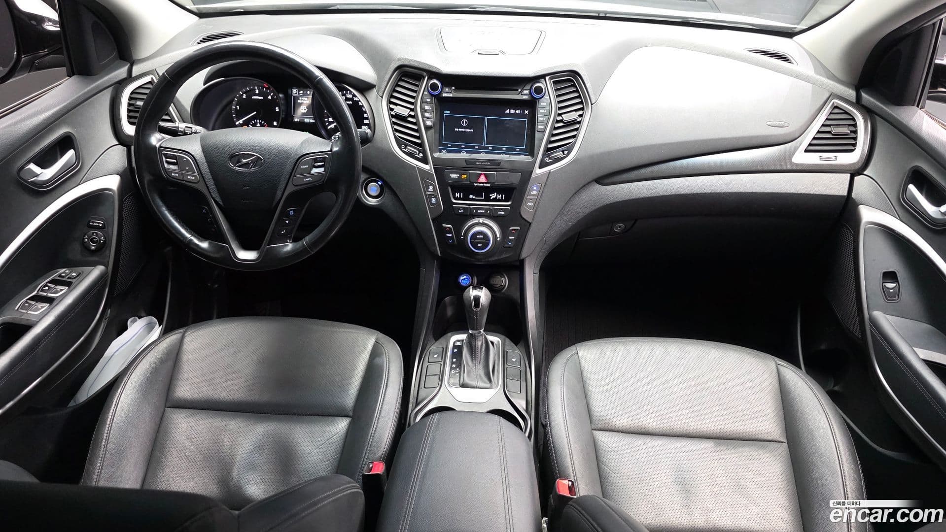 Main__Slider__Photo:Santafe Hyundai 2015.7-6
