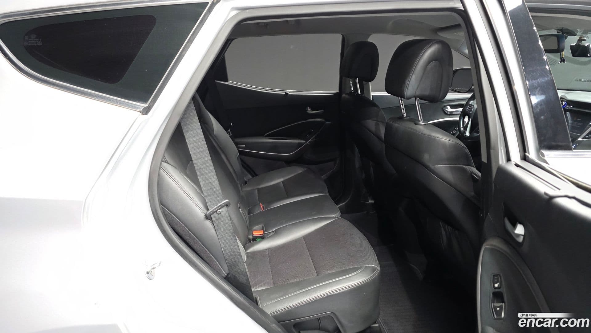 Main__Slider__Photo:Santafe Hyundai 2015.7-11