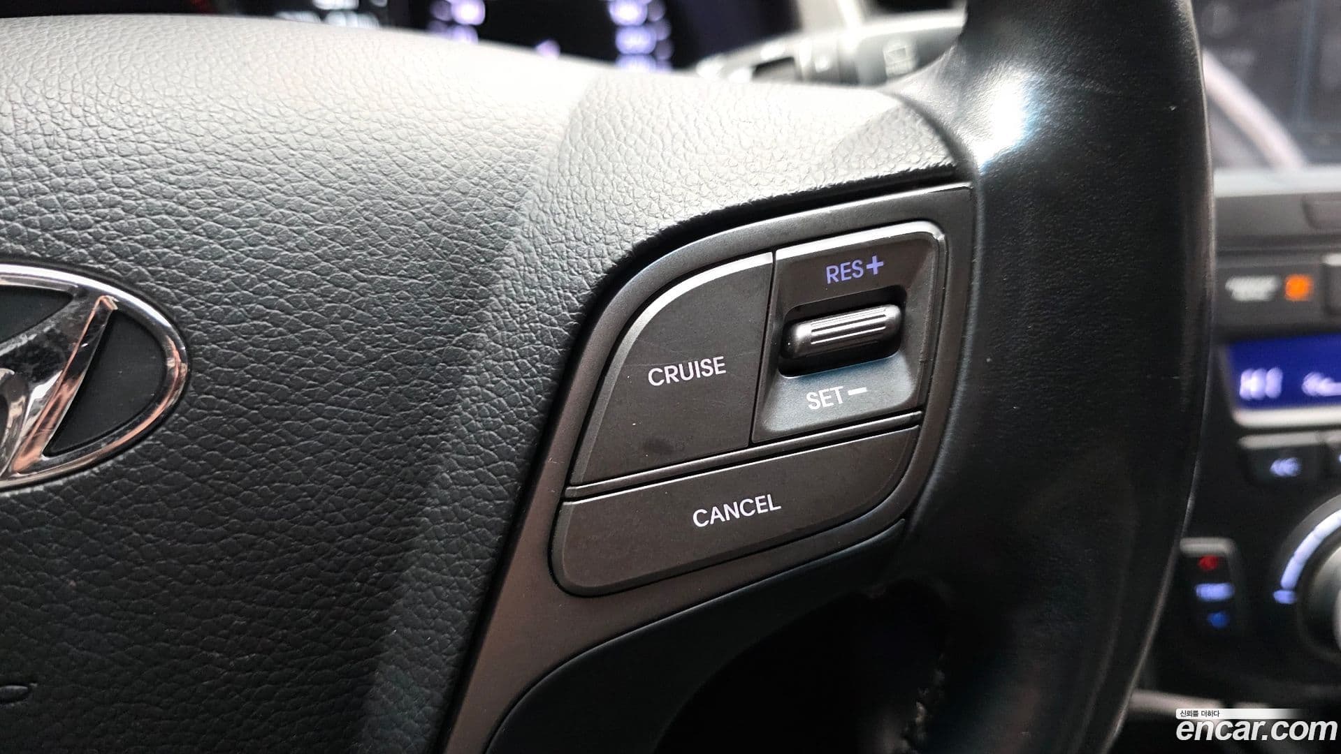 Main__Slider__Photo:Santafe Hyundai 2015.7-15