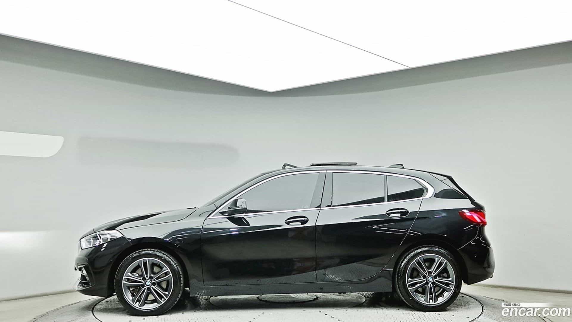 1-Series BMW 2022.0-OUTER-003