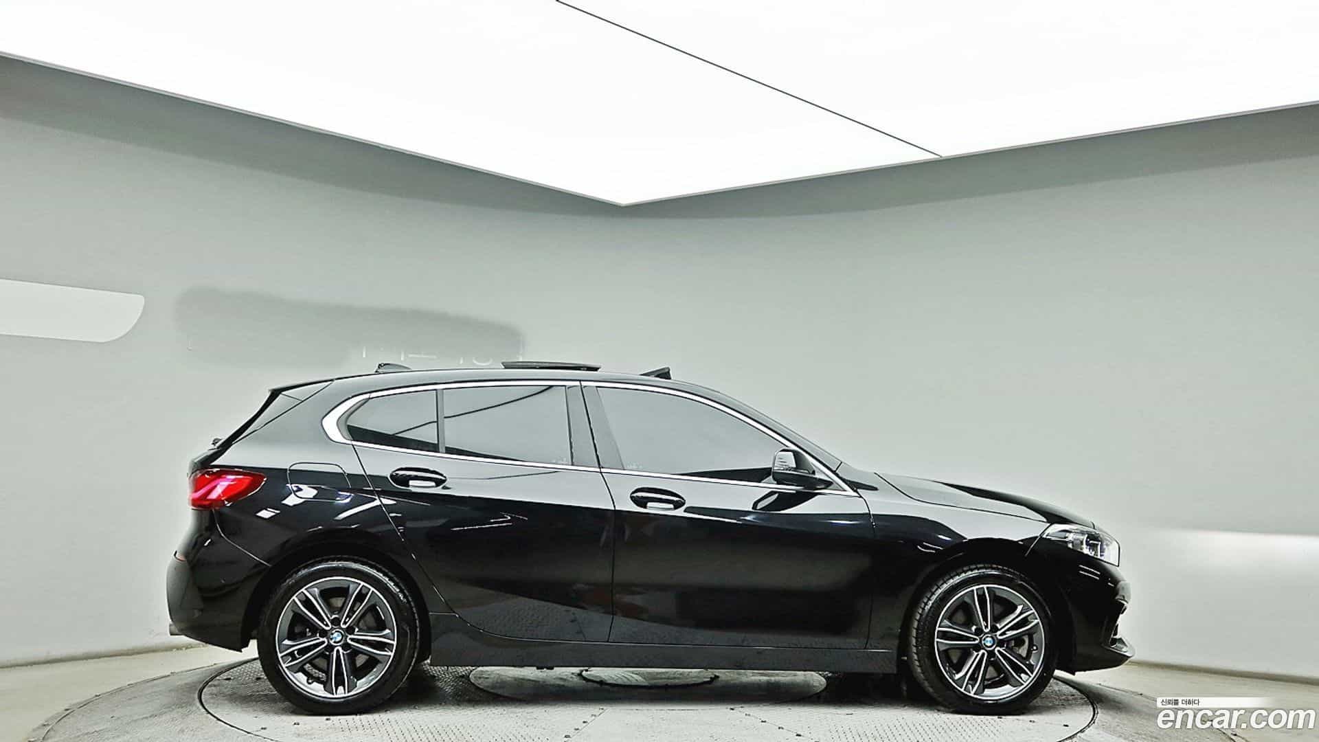 1-Series BMW 2022.0-OUTER-004