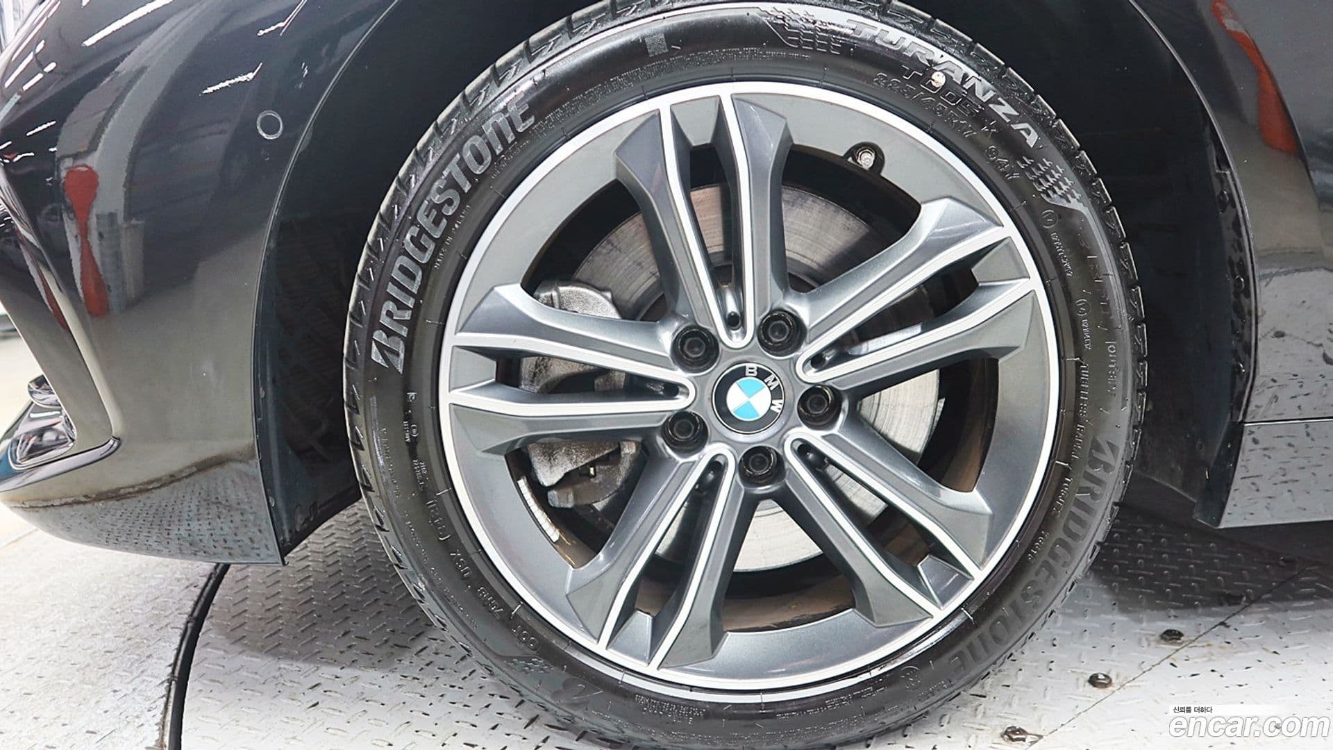 Main__Slider__Photo:1-Series BMW 2022.0-4