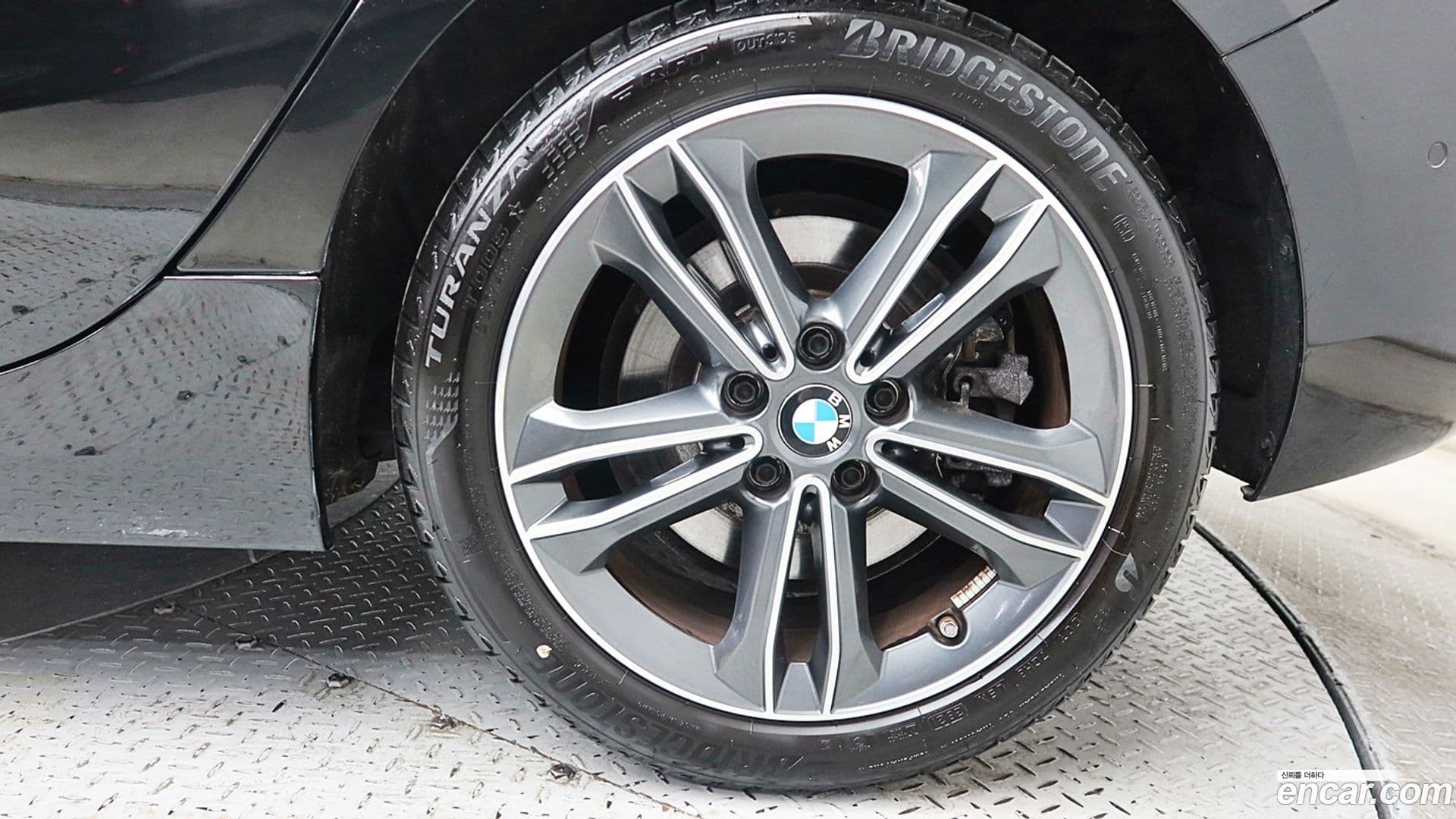 Main__Slider__Photo:1-Series BMW 2022.0-5