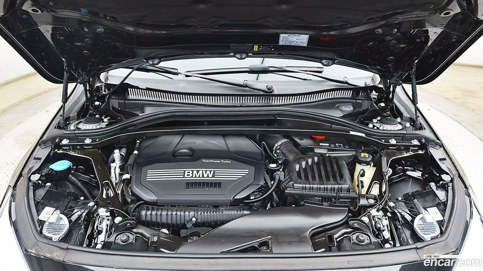 Main__Slider__Photo:1-Series BMW 2022.0-8