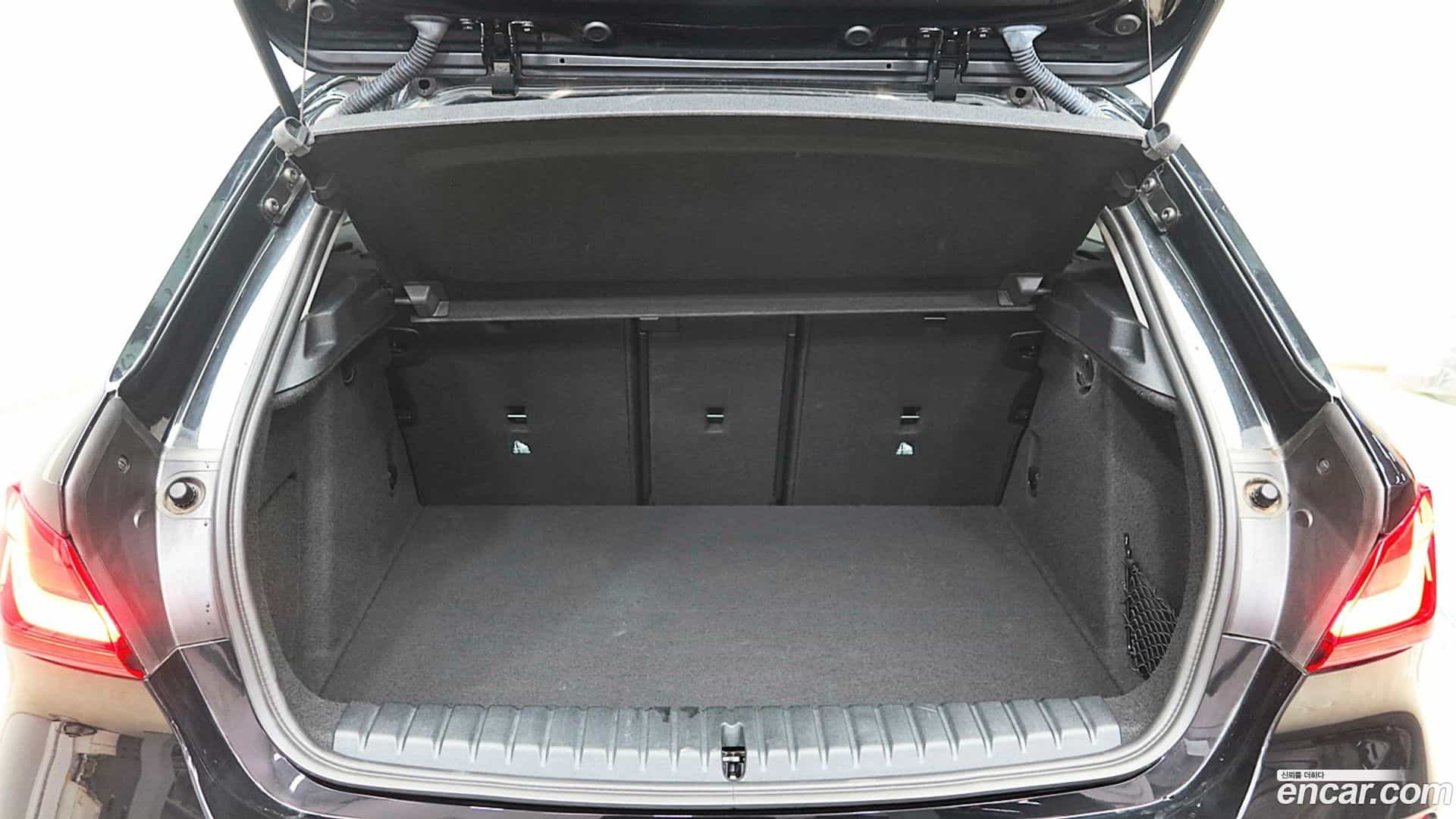 1-Series BMW 2022.0-INNER-010