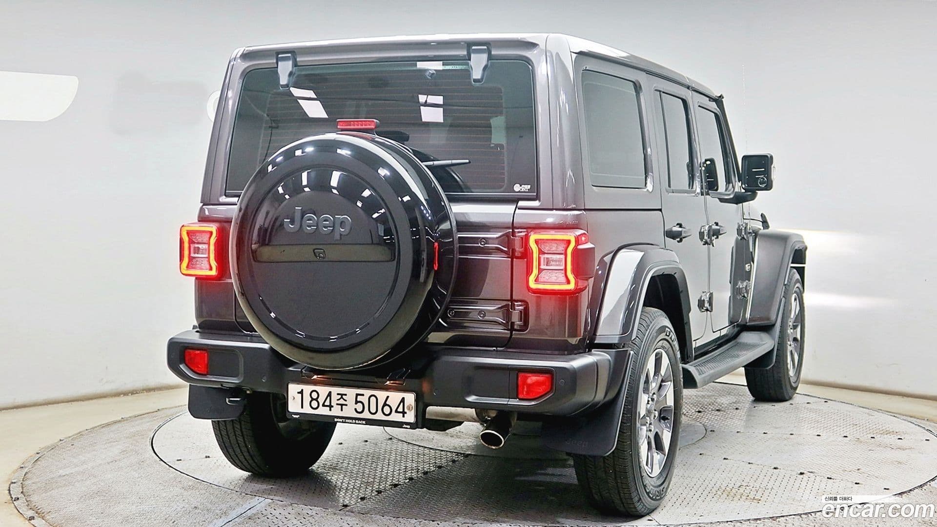 Main__Slider__Photo:Wrangler Jeep 2021.1-1