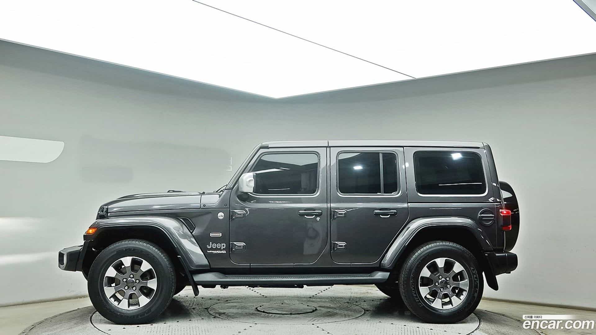 Wrangler Jeep 2021.1-OUTER-003