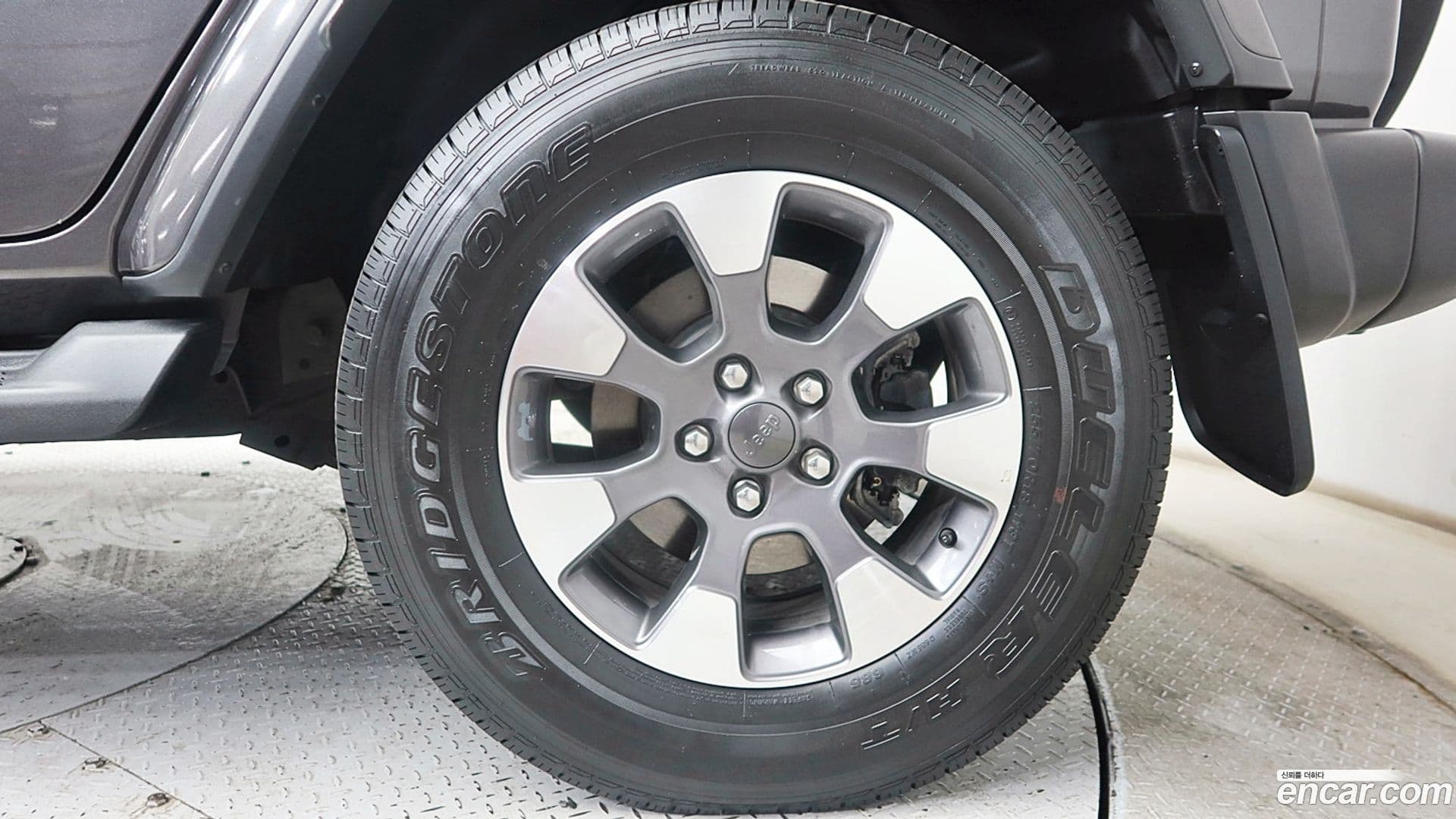 Main__Slider__Photo:Wrangler Jeep 2021.1-5