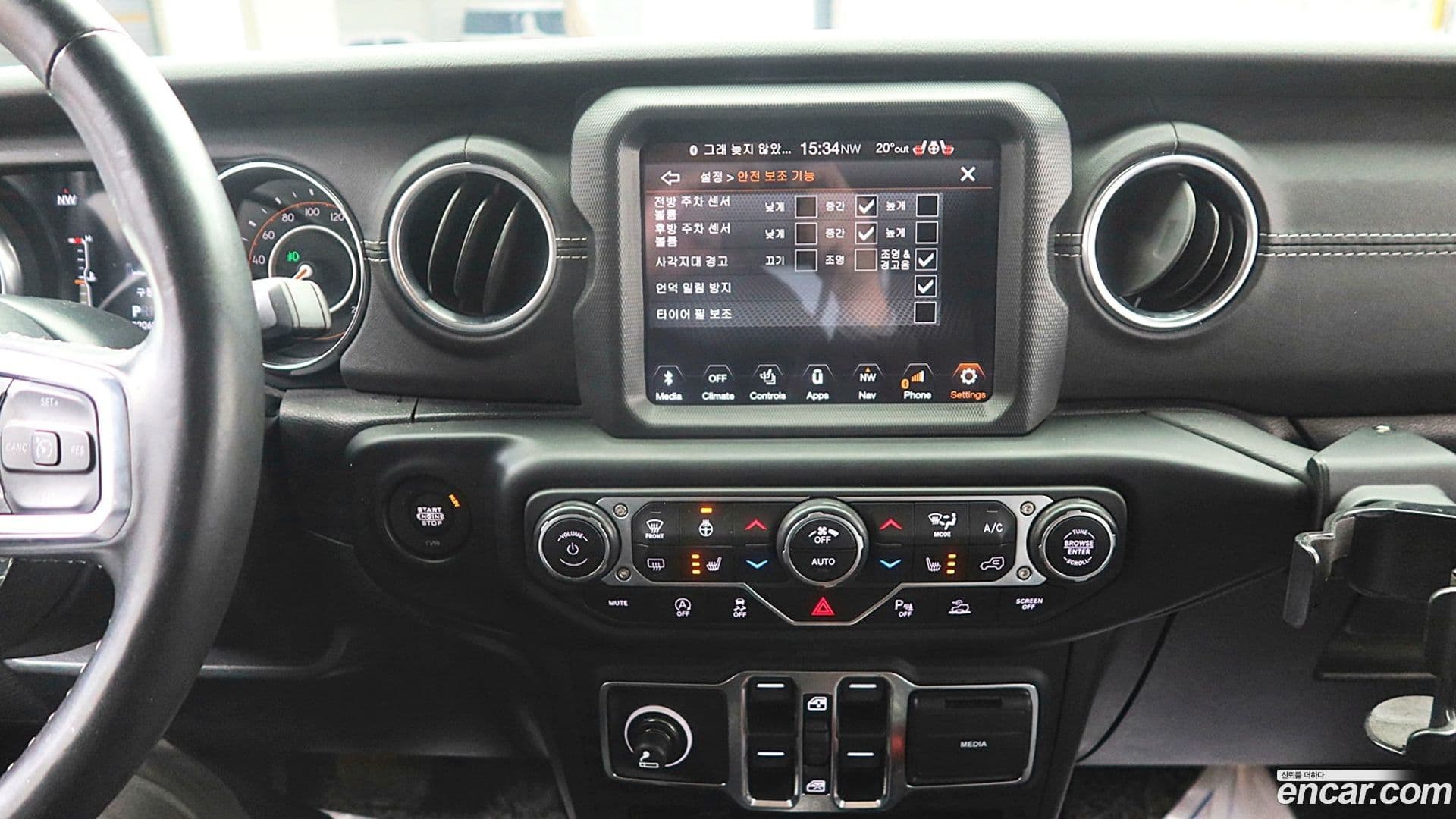 Main__Slider__Photo:Wrangler Jeep 2021.1-15