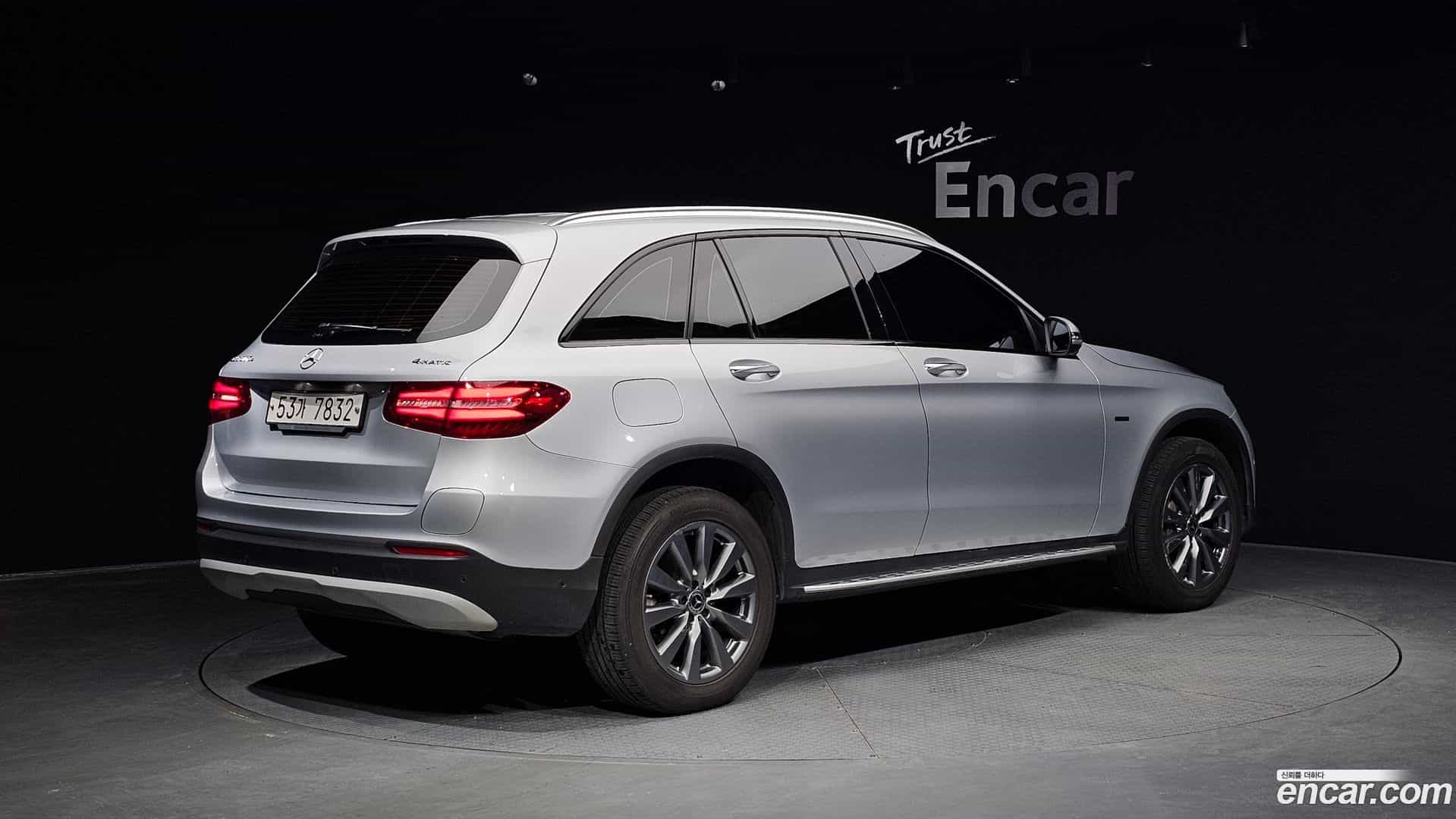 GLC-Class Mercedes-Benz 2018.10-OUTER-002