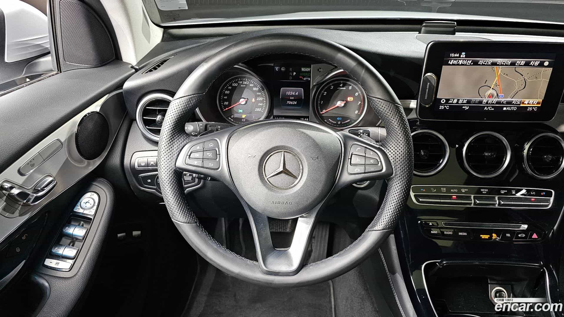 GLC-Class Mercedes-Benz 2018.10-OPTION-017