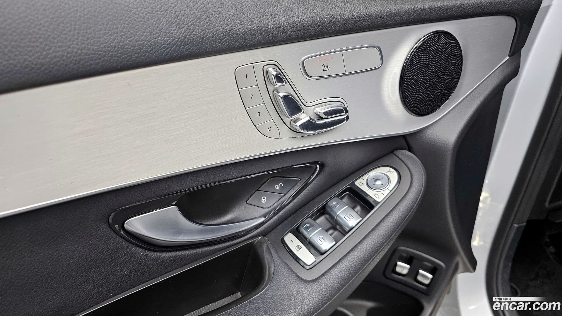 Main__Slider__Photo:GLC-Class Mercedes-Benz 2018.10-13