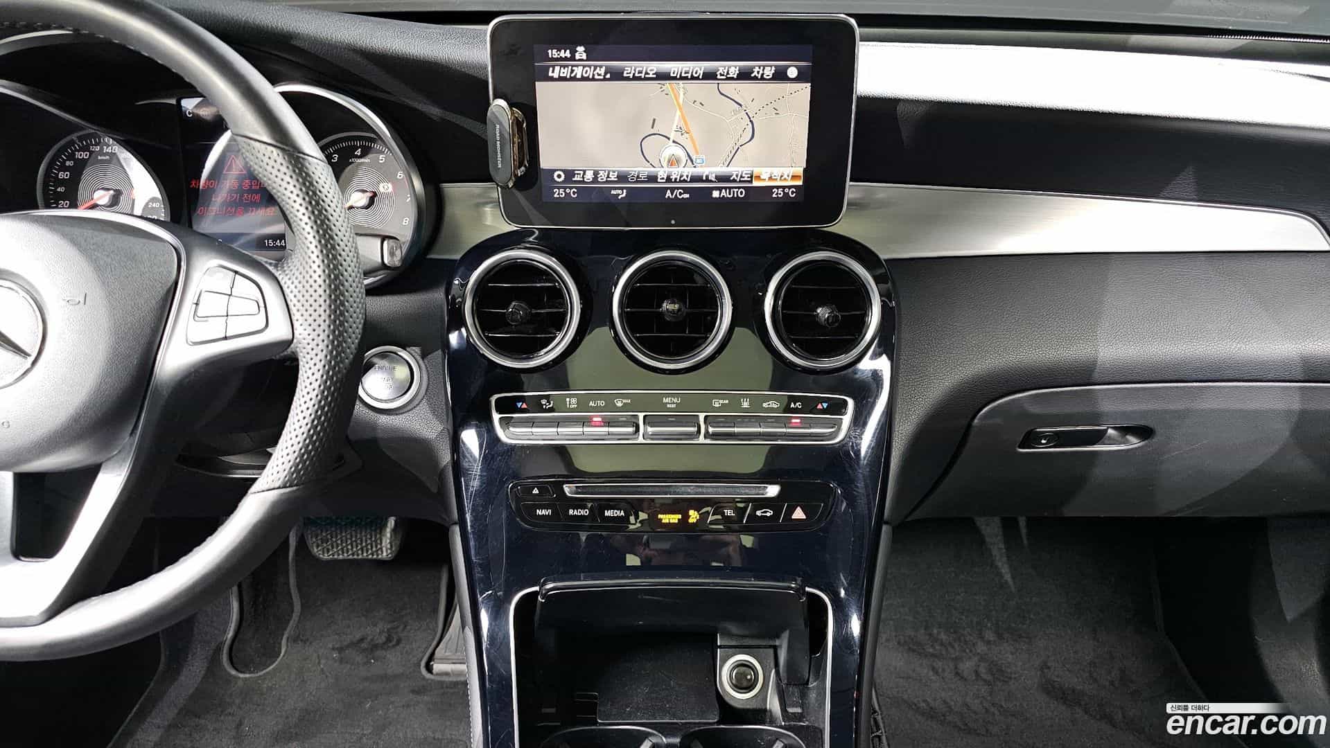 GLC-Class Mercedes-Benz 2018.10-OPTION-019