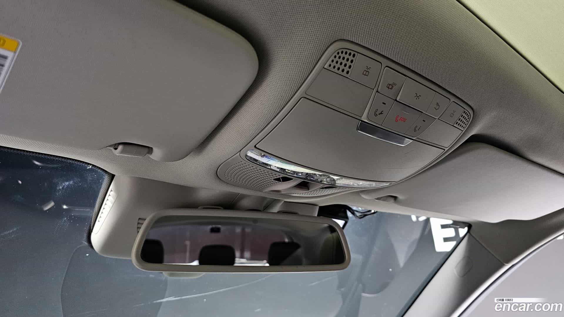 GLC-Class Mercedes-Benz 2018.10-OPTION-021