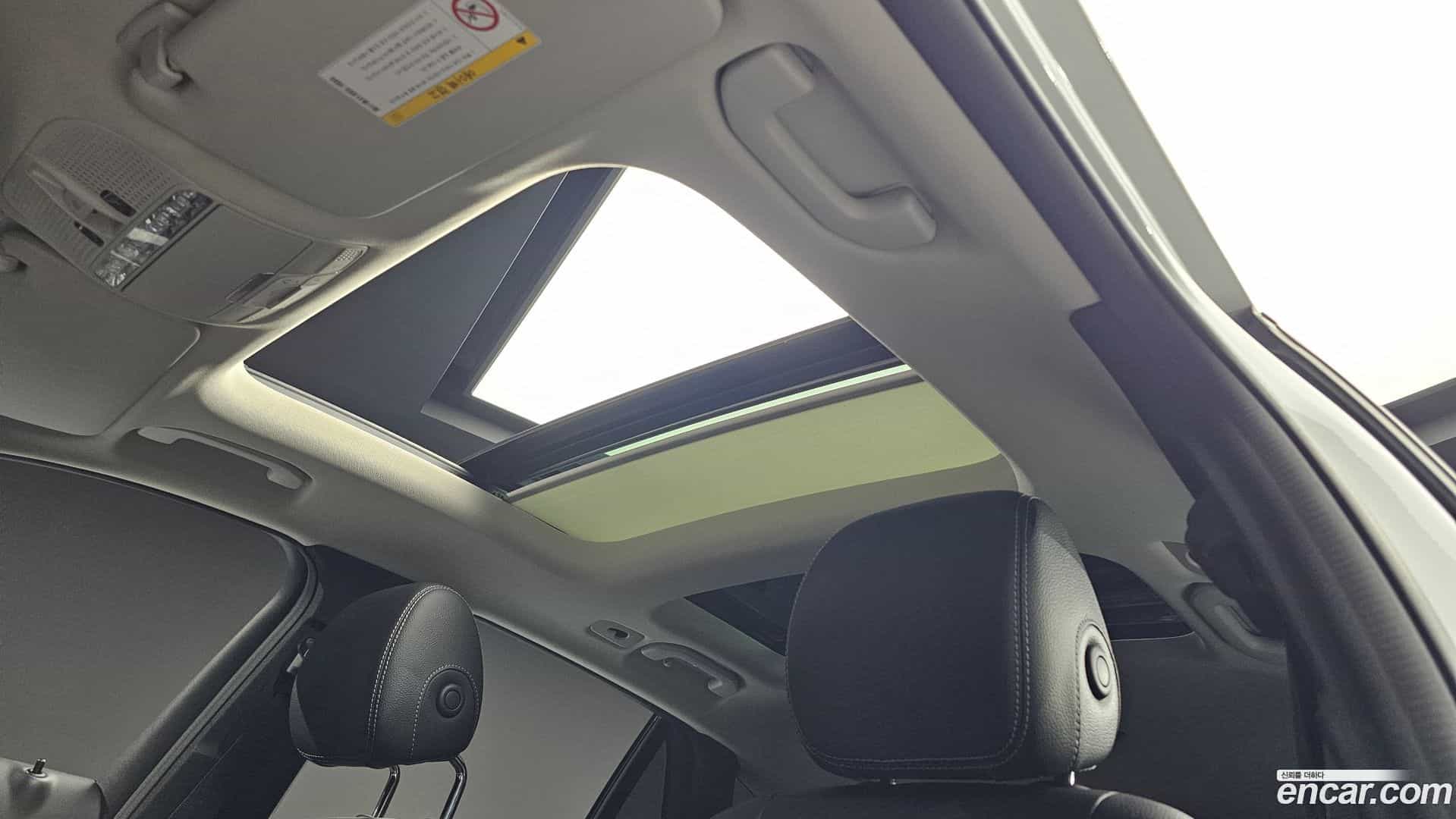 GLC-Class Mercedes-Benz 2018.10-OPTION-022