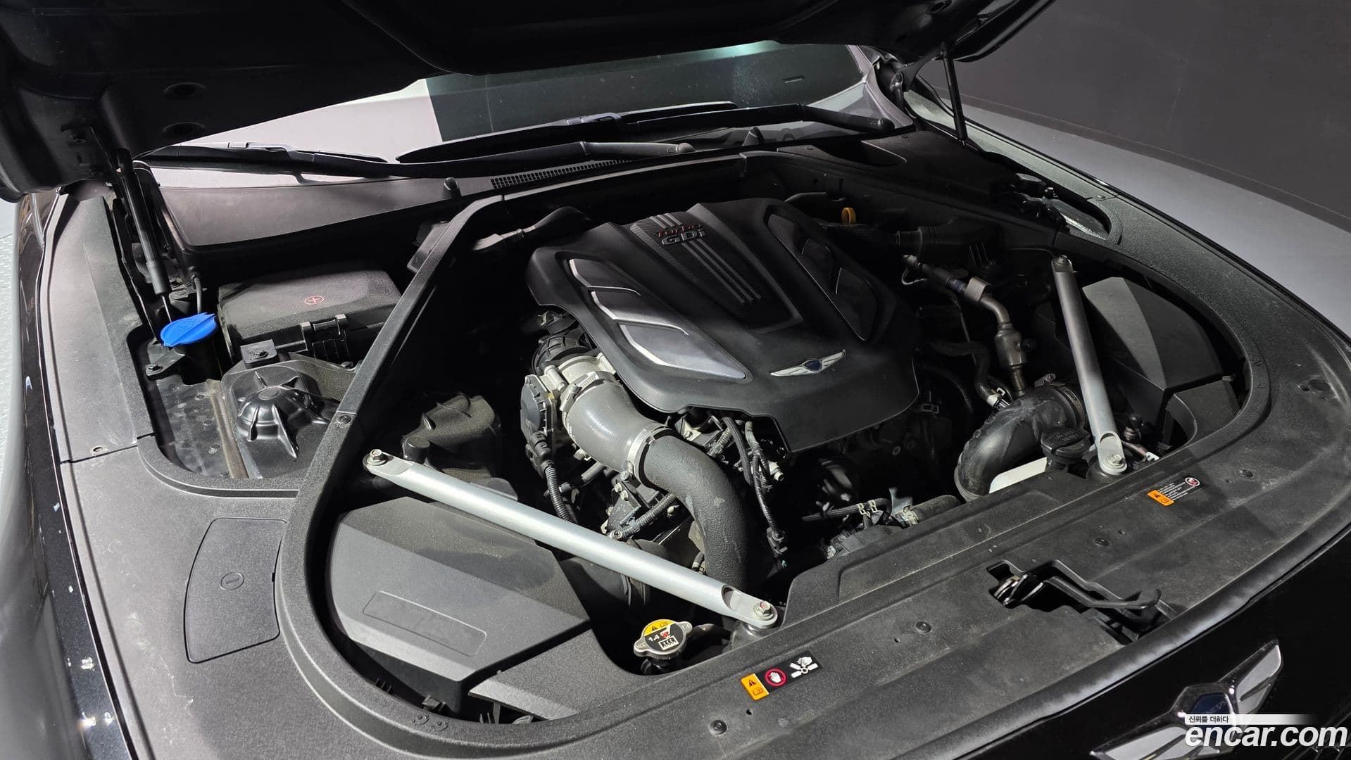 Main__Slider__Photo:G90 Genesis 2019.3-5