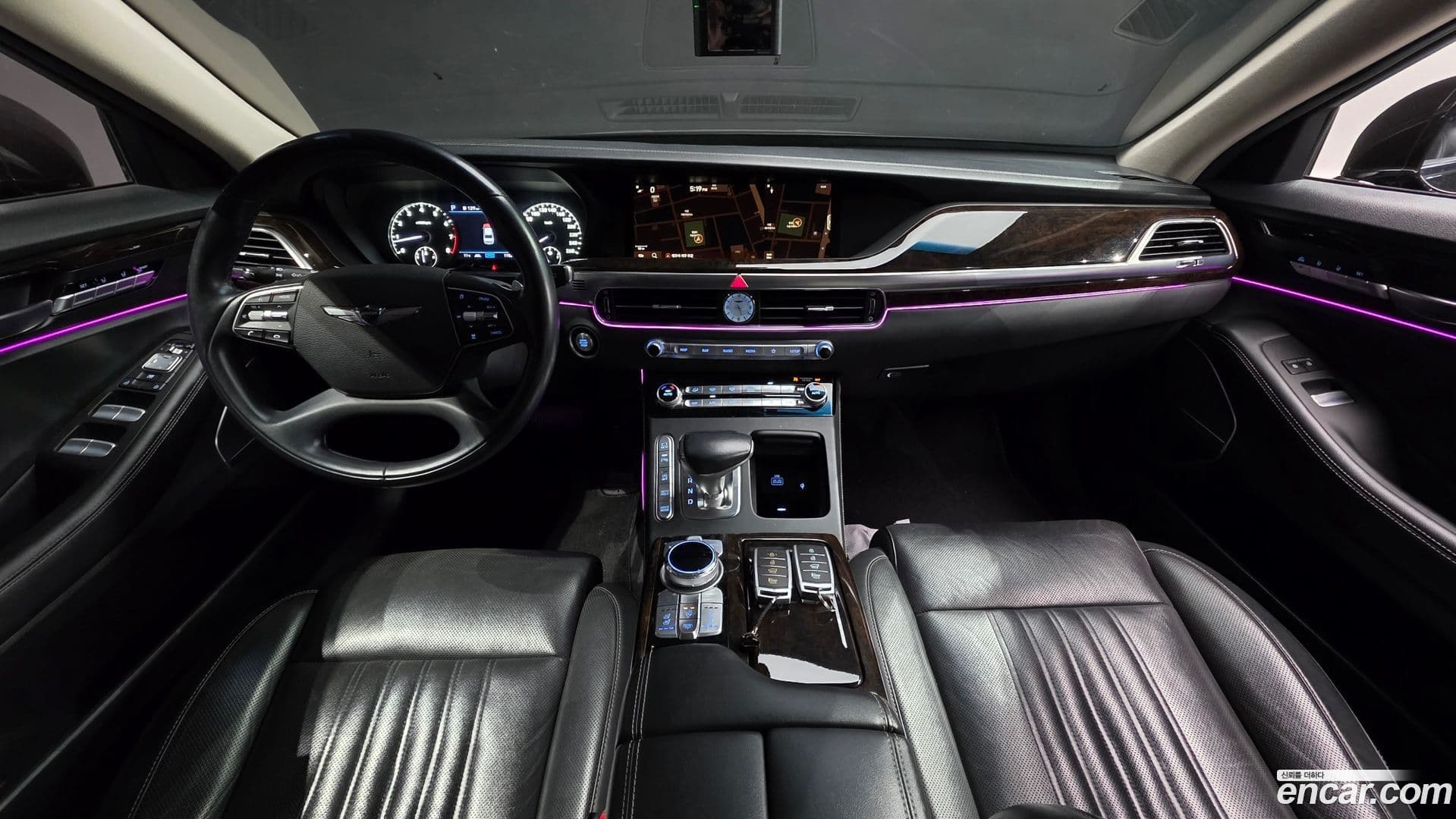 Main__Slider__Photo:G90 Genesis 2019.3-6