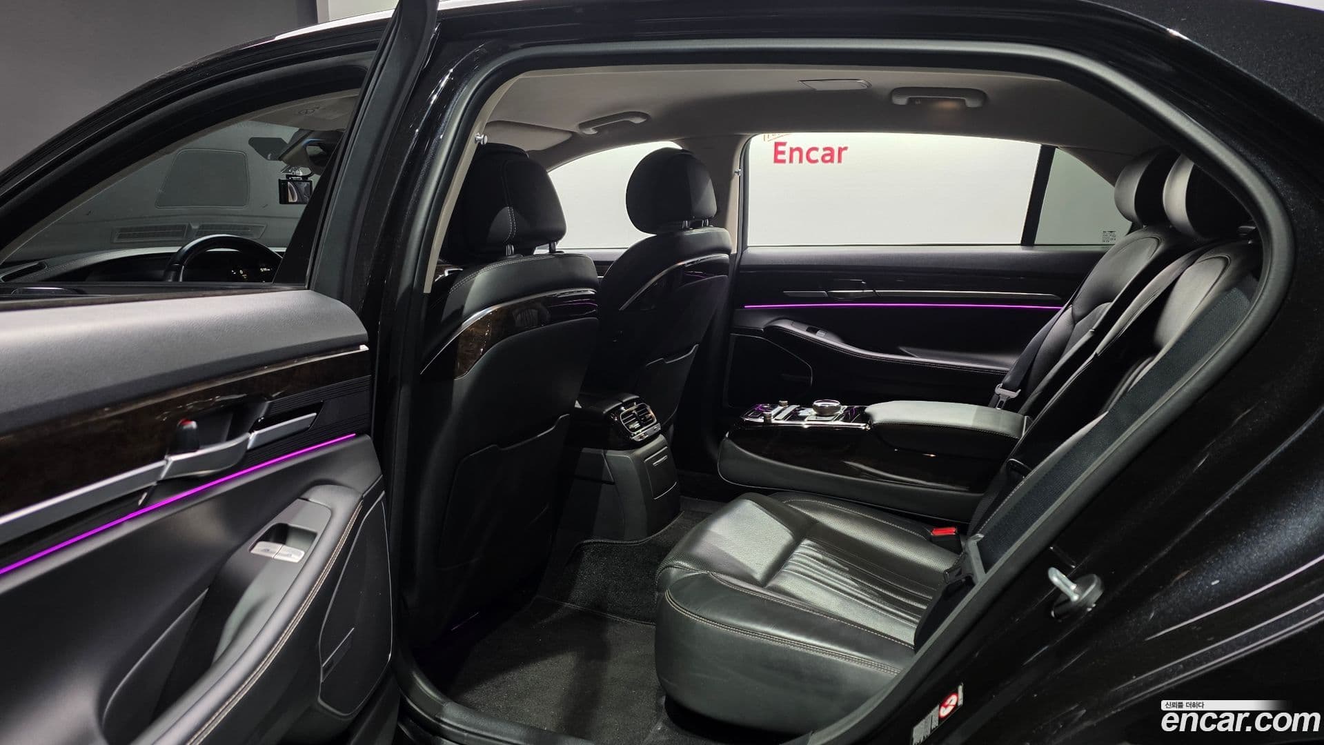 Main__Slider__Photo:G90 Genesis 2019.3-11