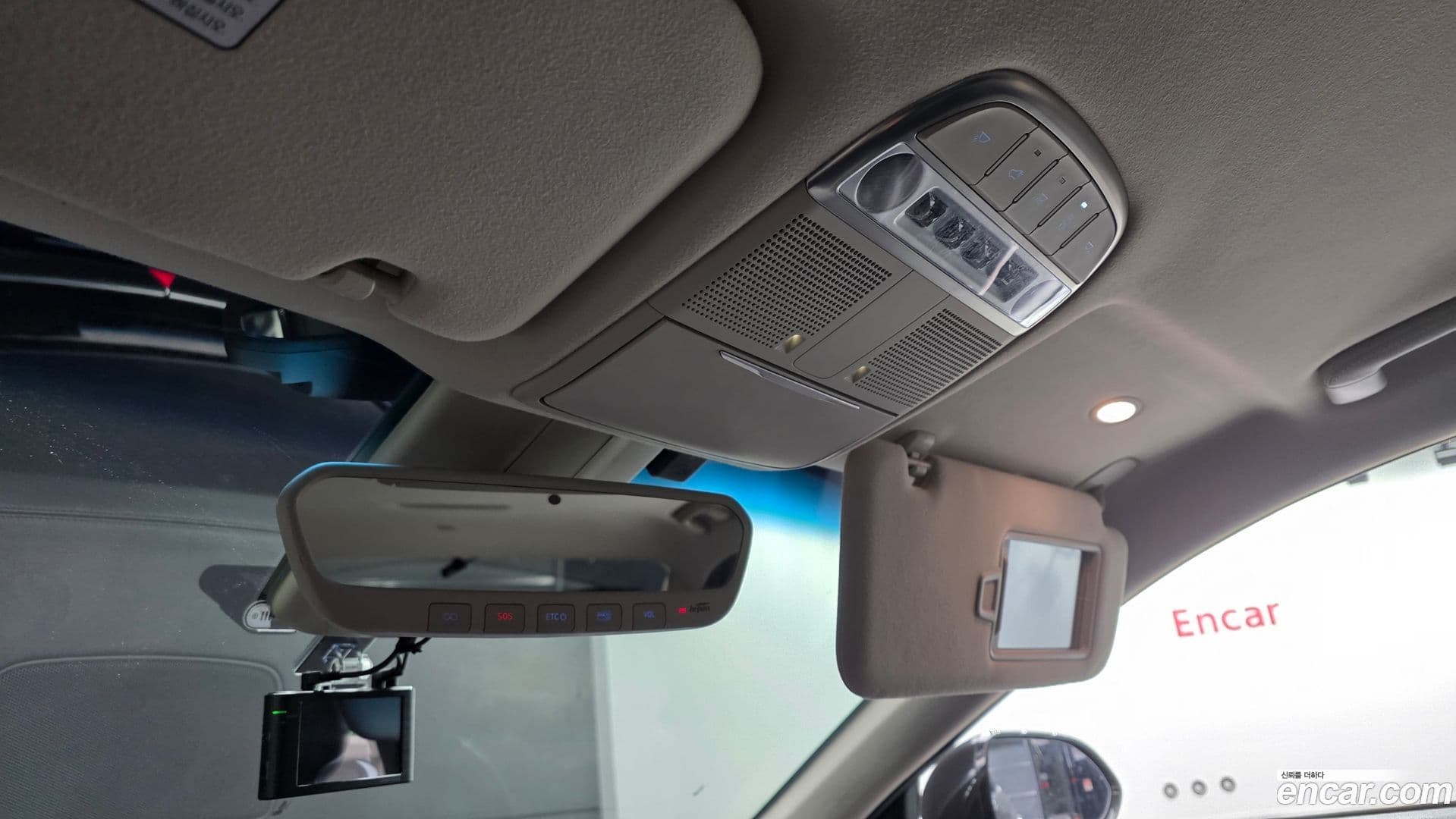 Main__Slider__Photo:G90 Genesis 2019.3-19