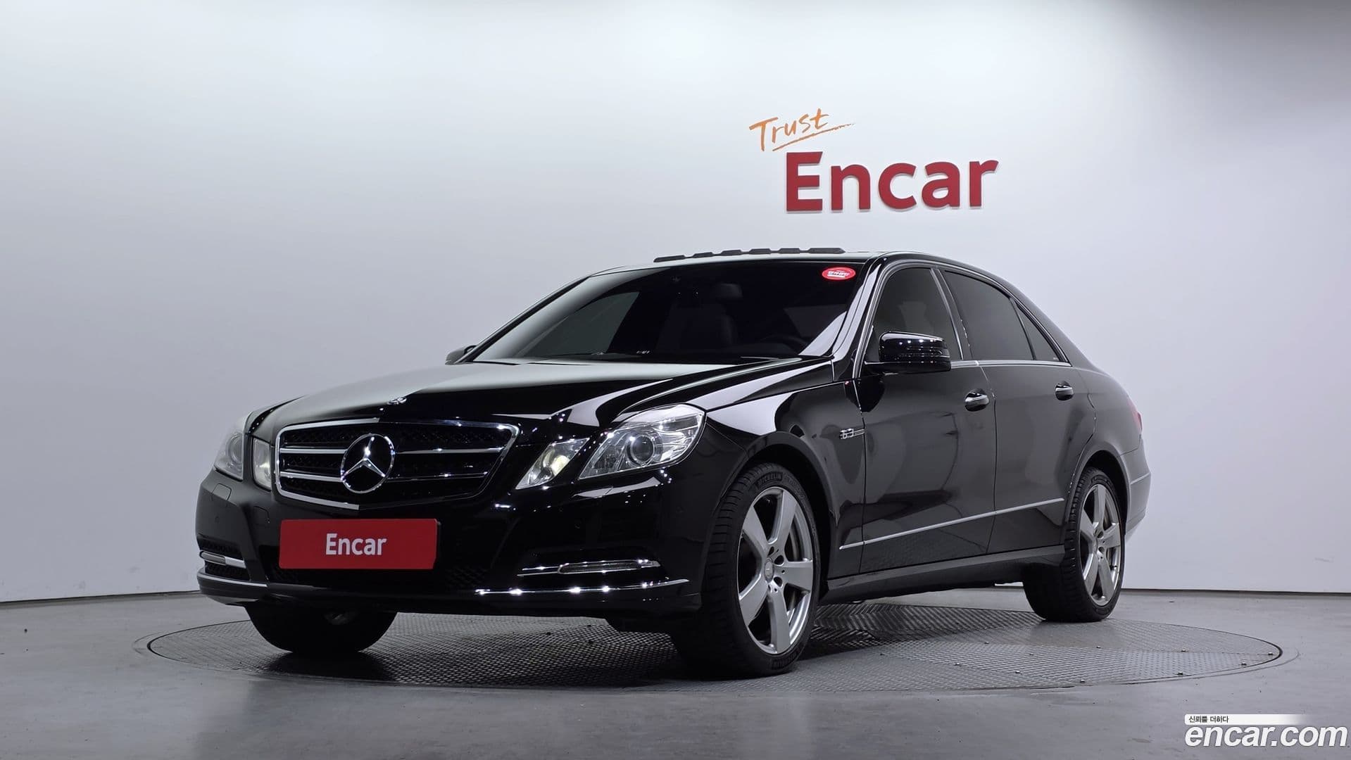 Main__Slider__Photo:E-Class Mercedes-Benz 2011.3-0