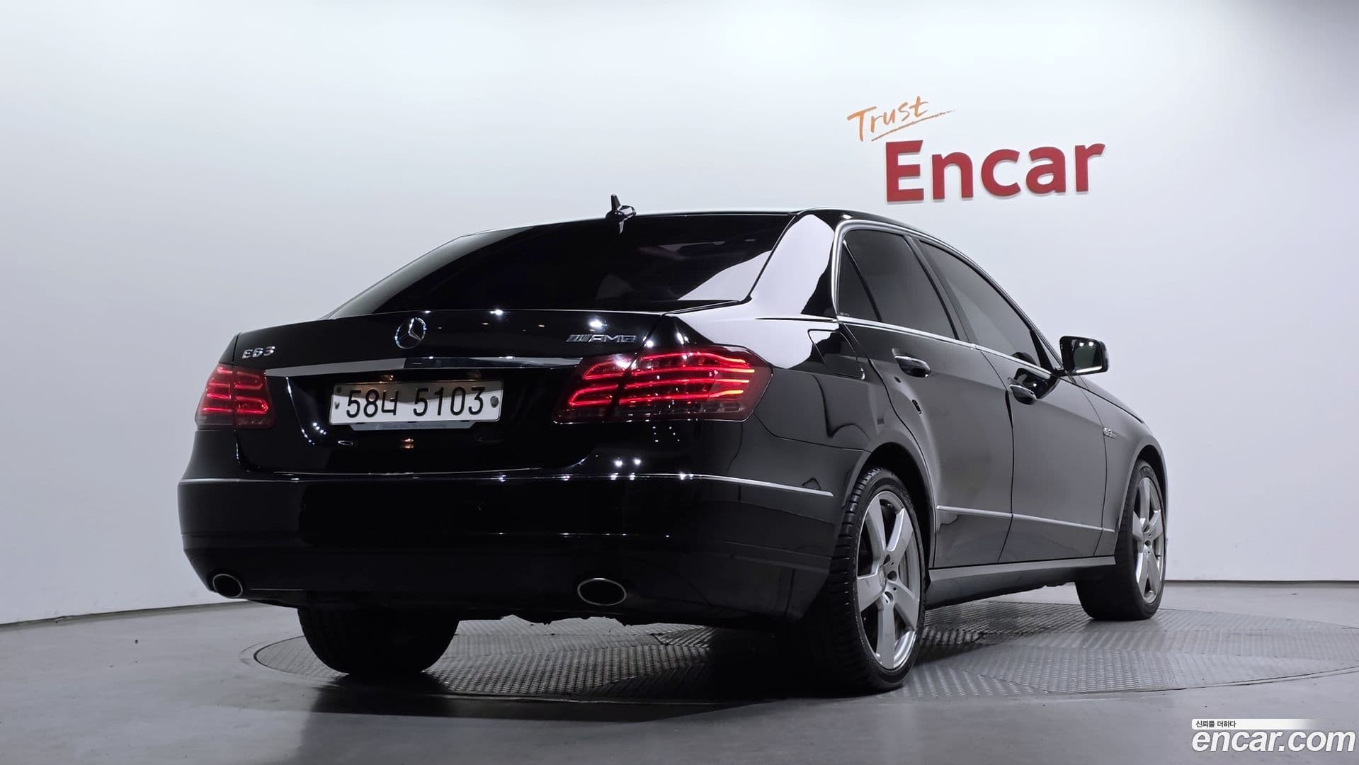 Main__Slider__Photo:E-Class Mercedes-Benz 2011.3-1