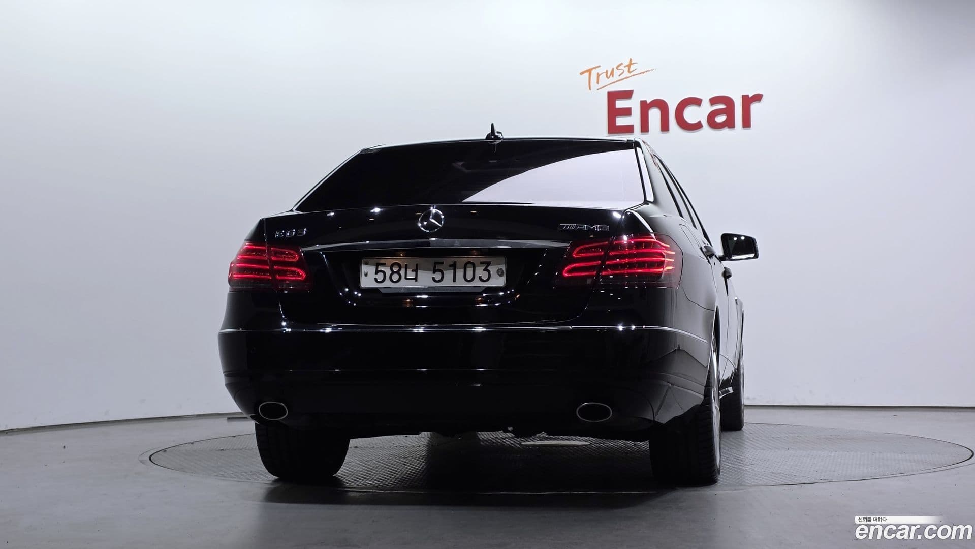 Main__Slider__Photo:E-Class Mercedes-Benz 2011.3-3