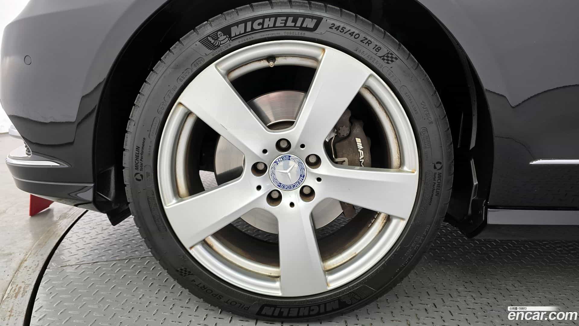 E-Class Mercedes-Benz 2011.3-OUTER-005