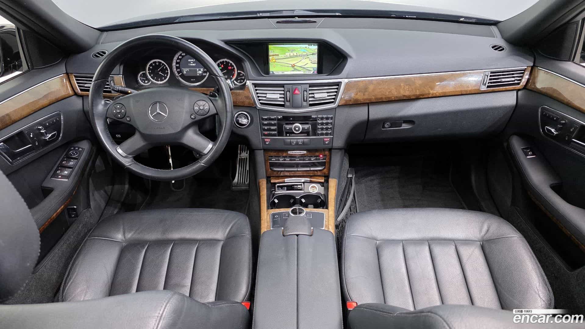 E-Class Mercedes-Benz 2011.3-INNER-007
