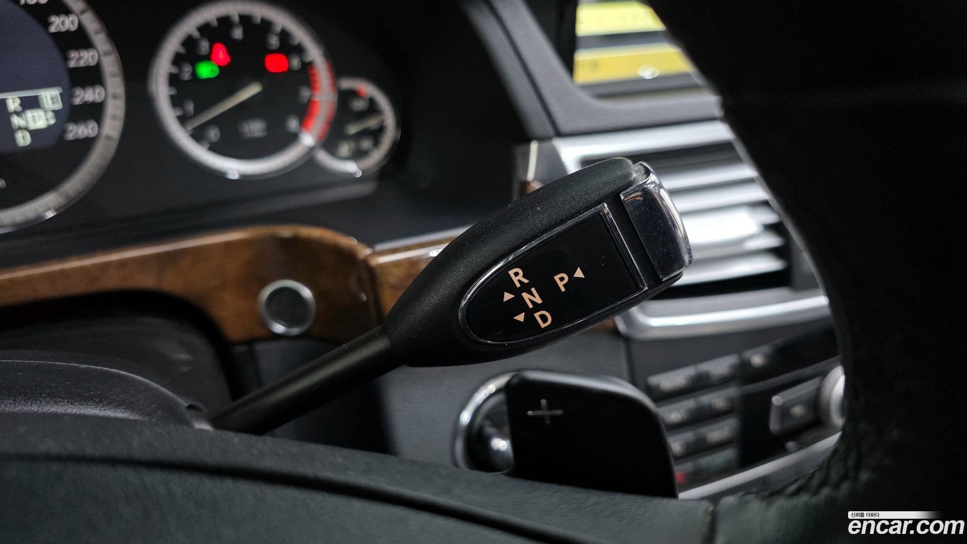 Main__Slider__Photo:E-Class Mercedes-Benz 2011.3-8