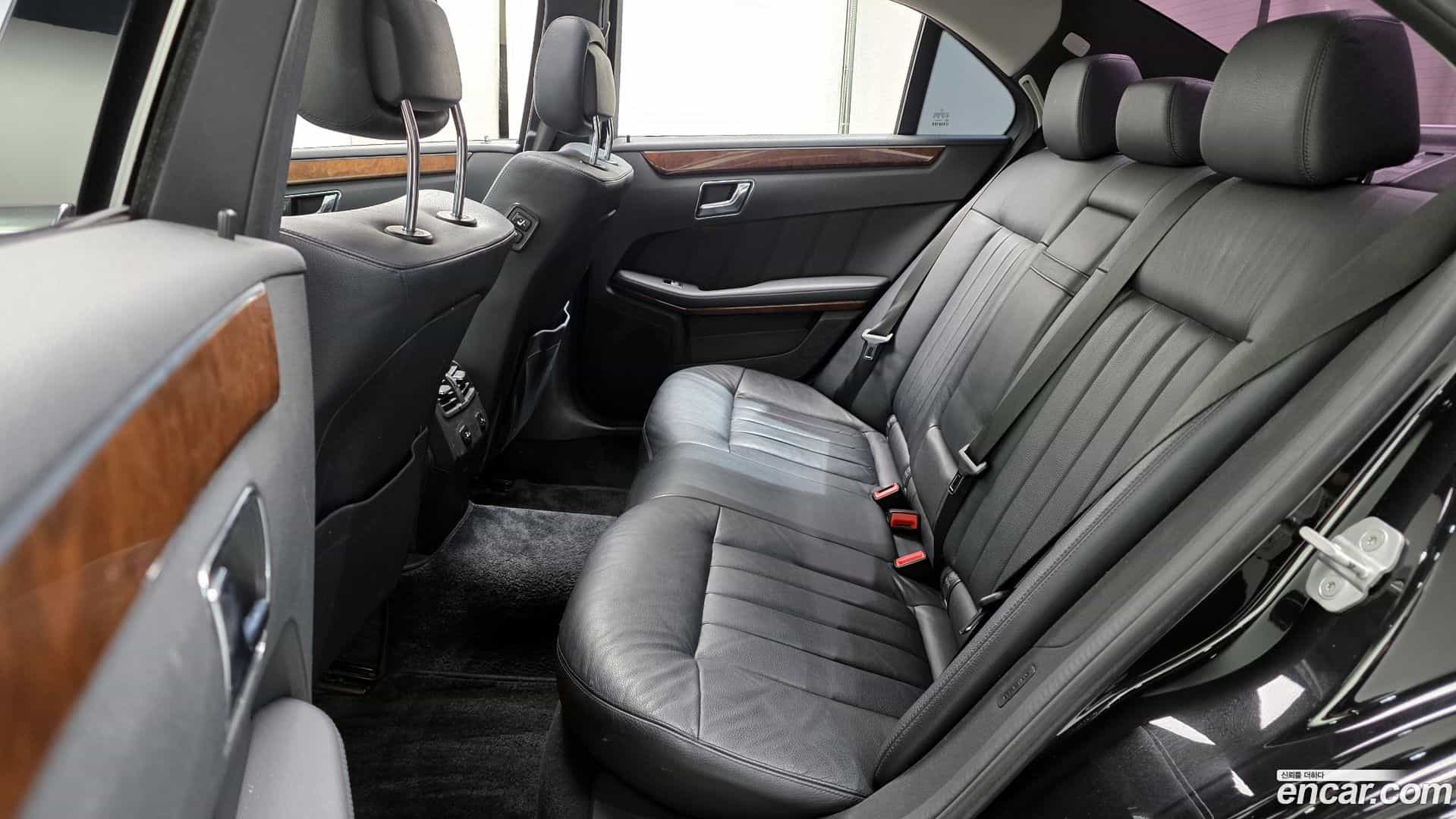 E-Class Mercedes-Benz 2011.3-OPTION-016